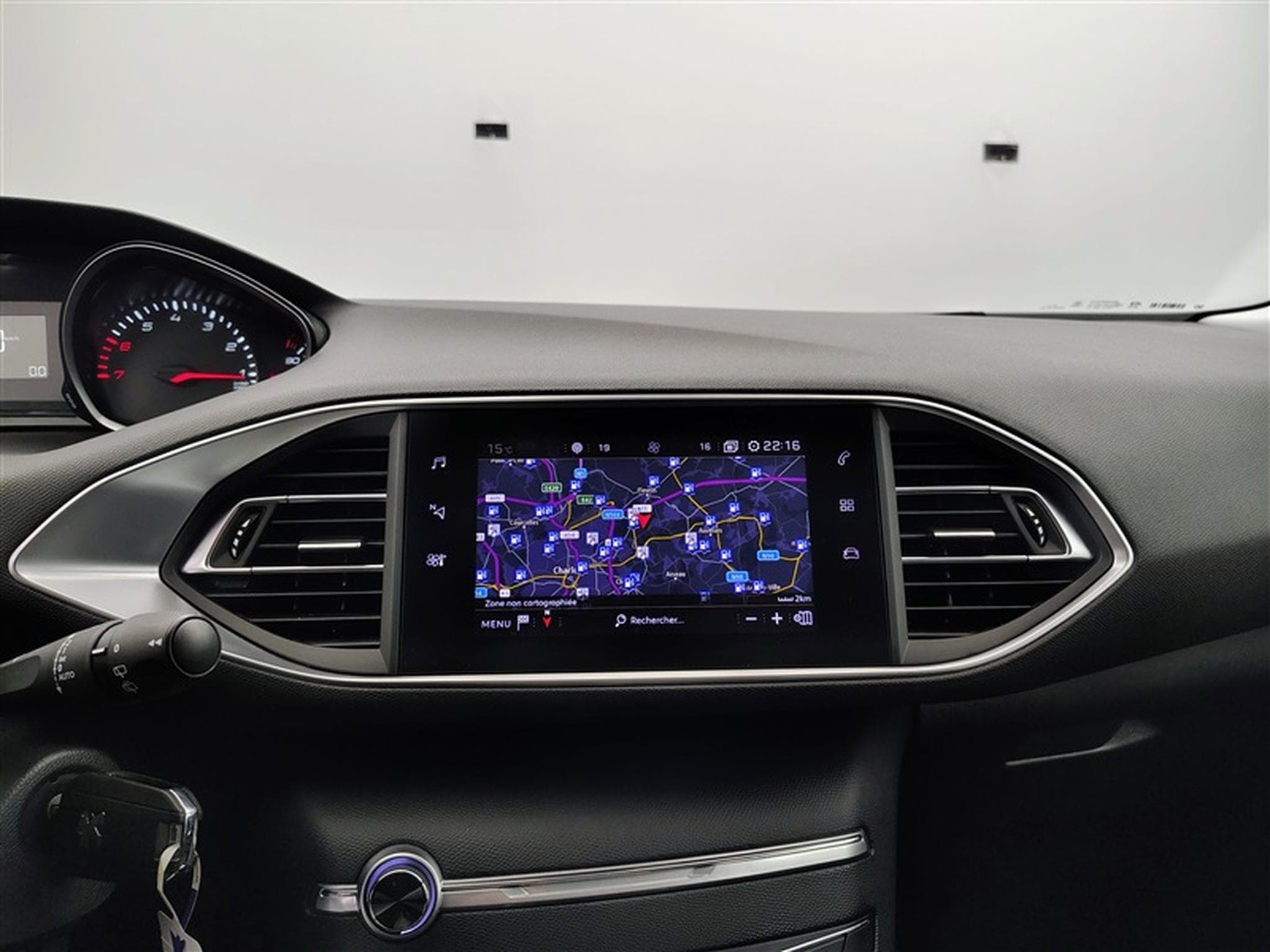 Peugeot 308 1.2 PureTech 110cv Active NAVI / PDC AR / JA 16" (2019) - Photo 11