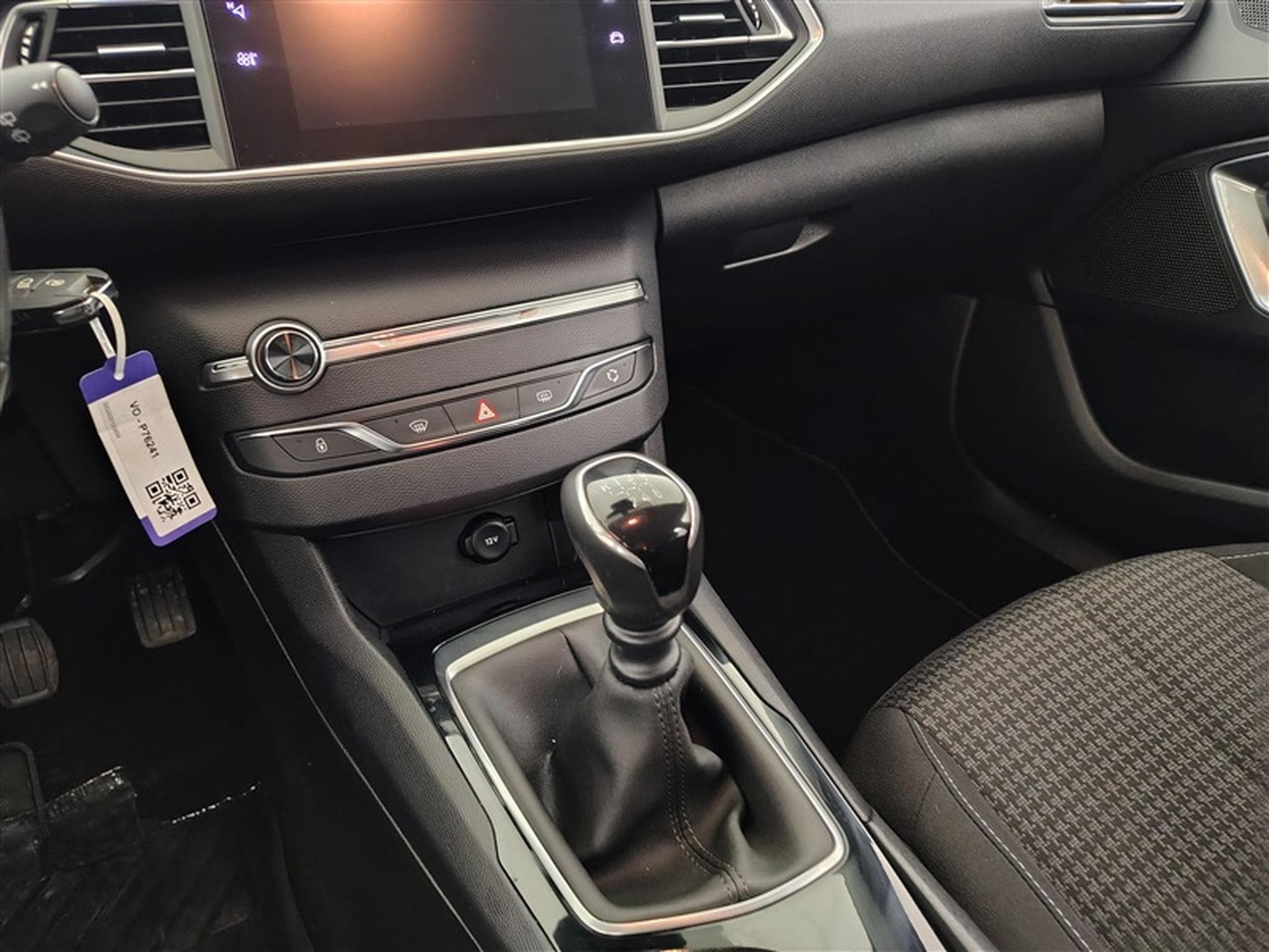 Peugeot 308 1.2 PureTech 110cv Active NAVI / PDC AR / JA 16" (2019) - Photo 12