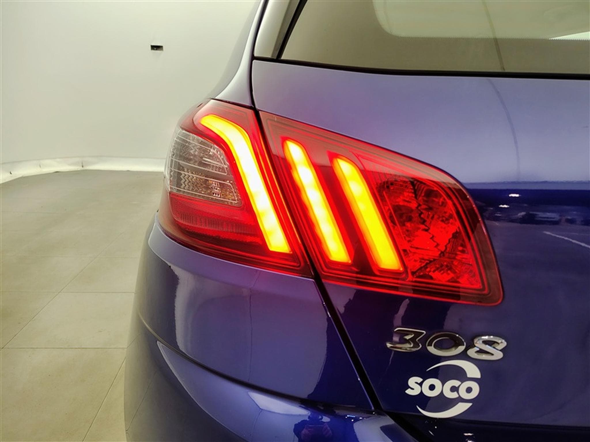 Peugeot 308 1.2 PureTech 110cv Active NAVI / PDC AR / JA 16" (2019) - Photo 16