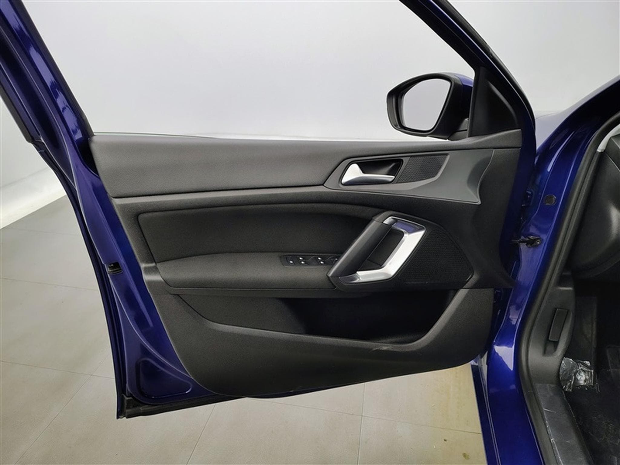 Peugeot 308 1.2 PureTech 110cv Active NAVI / PDC AR / JA 16" (2019) - Photo 17