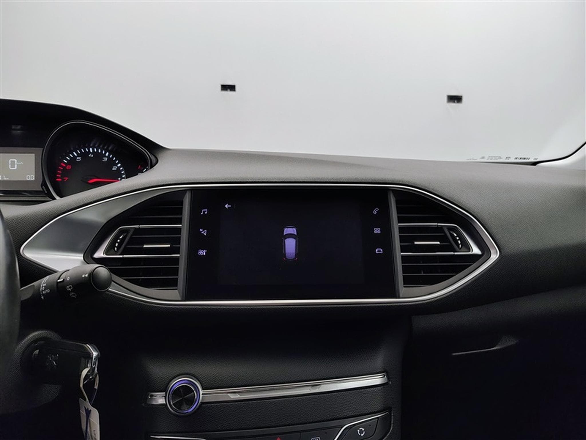 Peugeot 308 1.2 PureTech 110cv Active NAVI / PDC AR / JA 16" (2019) - Photo 18