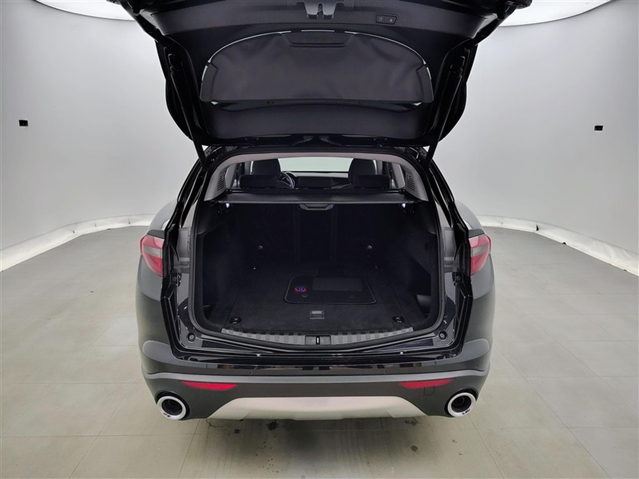 Alfa-Romeo Stelvio 2.2 MJD Sprint NAVI/FULL LED/JA/PDC (2020) - Photo 14