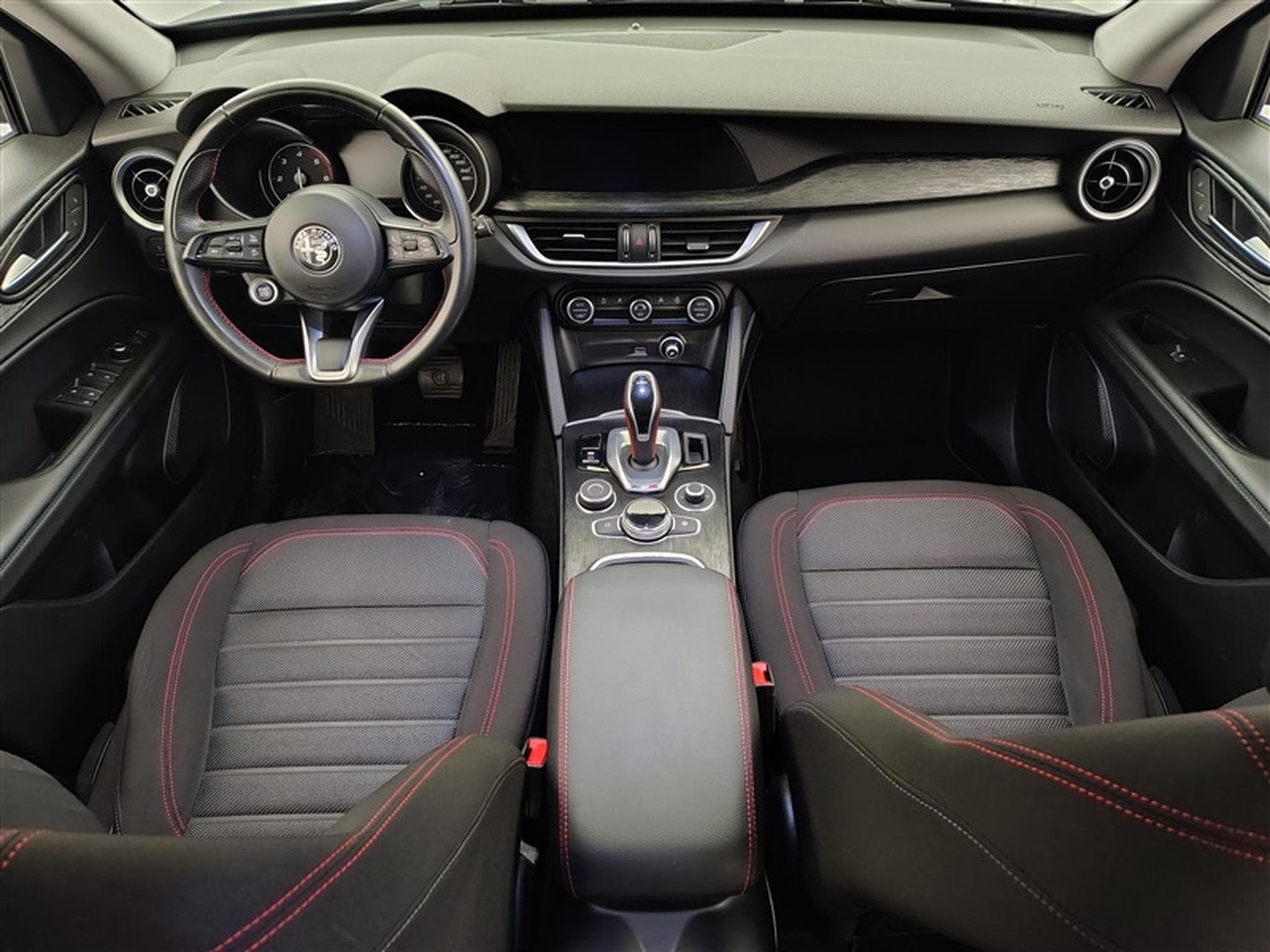 Alfa-Romeo Stelvio 2.2 MJD Sprint NAVI/FULL LED/JA/PDC (2020) - Photo 8