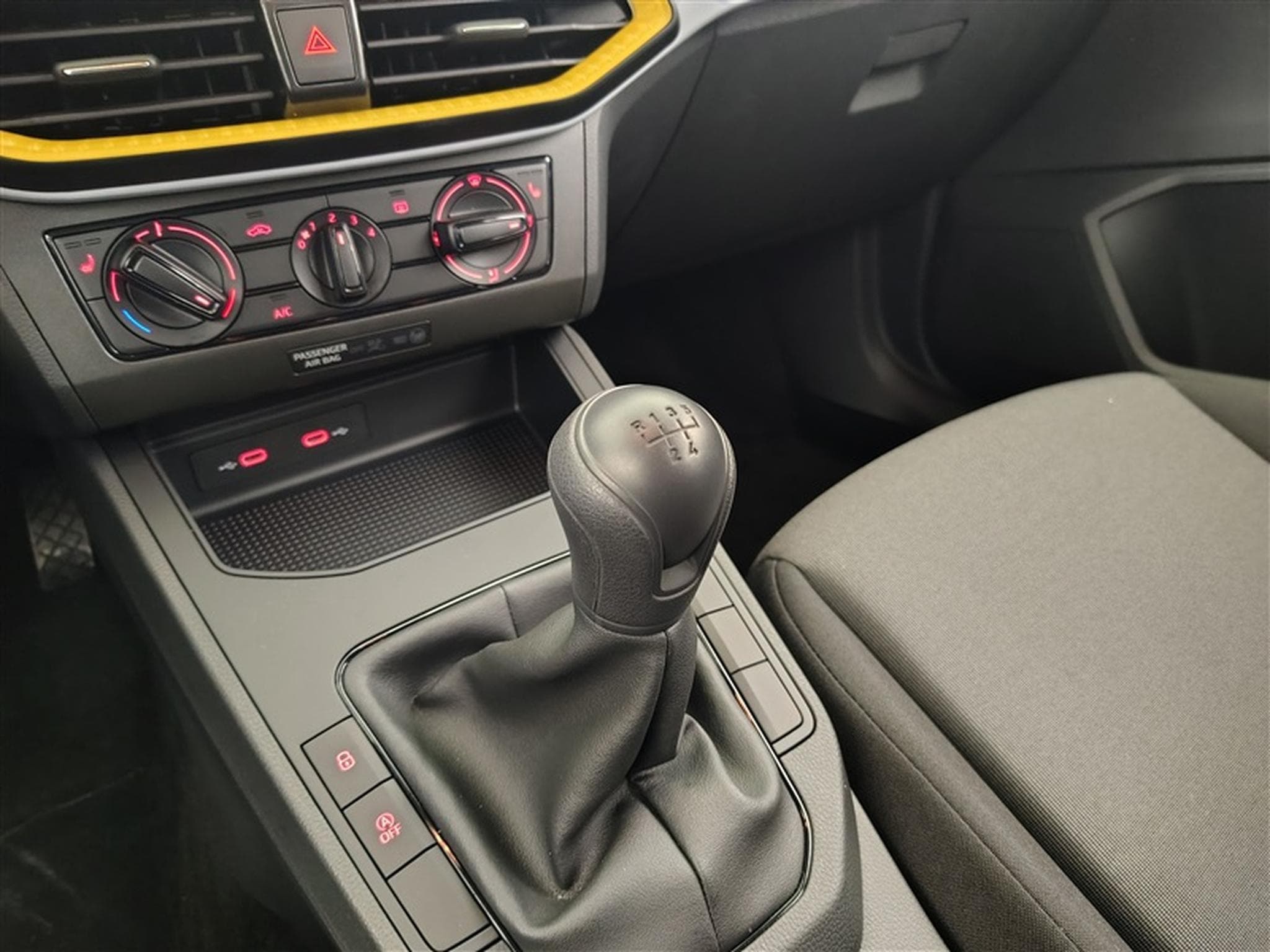 Seat Arona 1.0 TSI 95cv Style CARPLAY / PDC AR (2026) - Photo 12