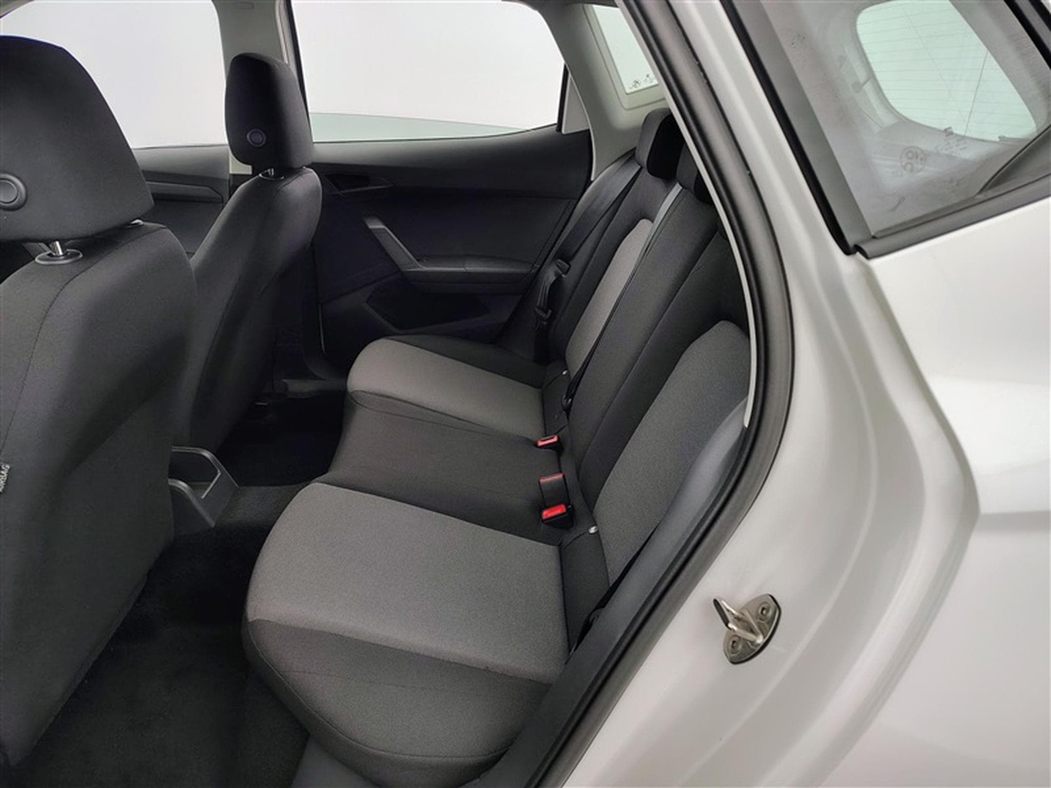 Seat Arona 1.0 TSI 95cv Style CARPLAY / PDC AR (2026) - Photo 13