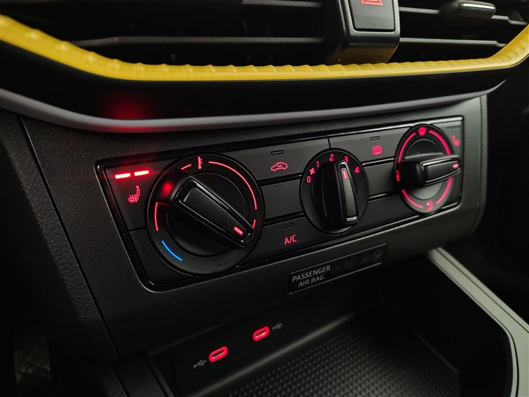 Seat Arona 1.0 TSI 95cv Style CARPLAY / PDC AR (2026) - Photo 19