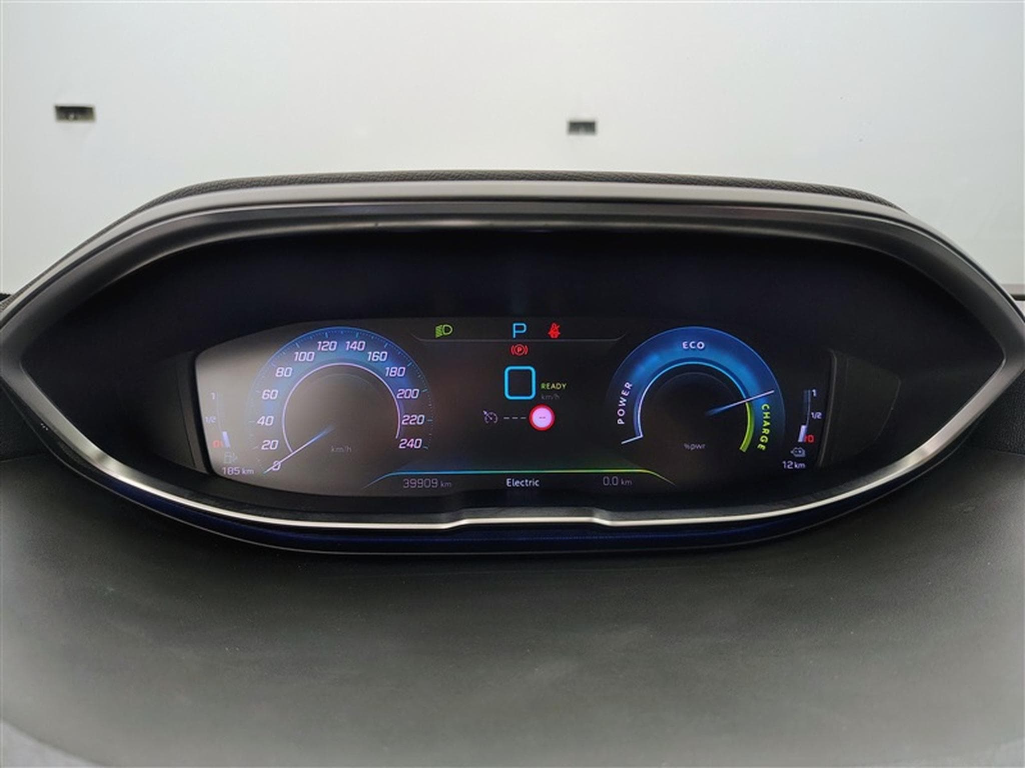 Peugeot 3008 1.6 Hybrid 225cv Allure NAVI / FULL LED / CAMERA / KEYLESS (2023) - Foto 10