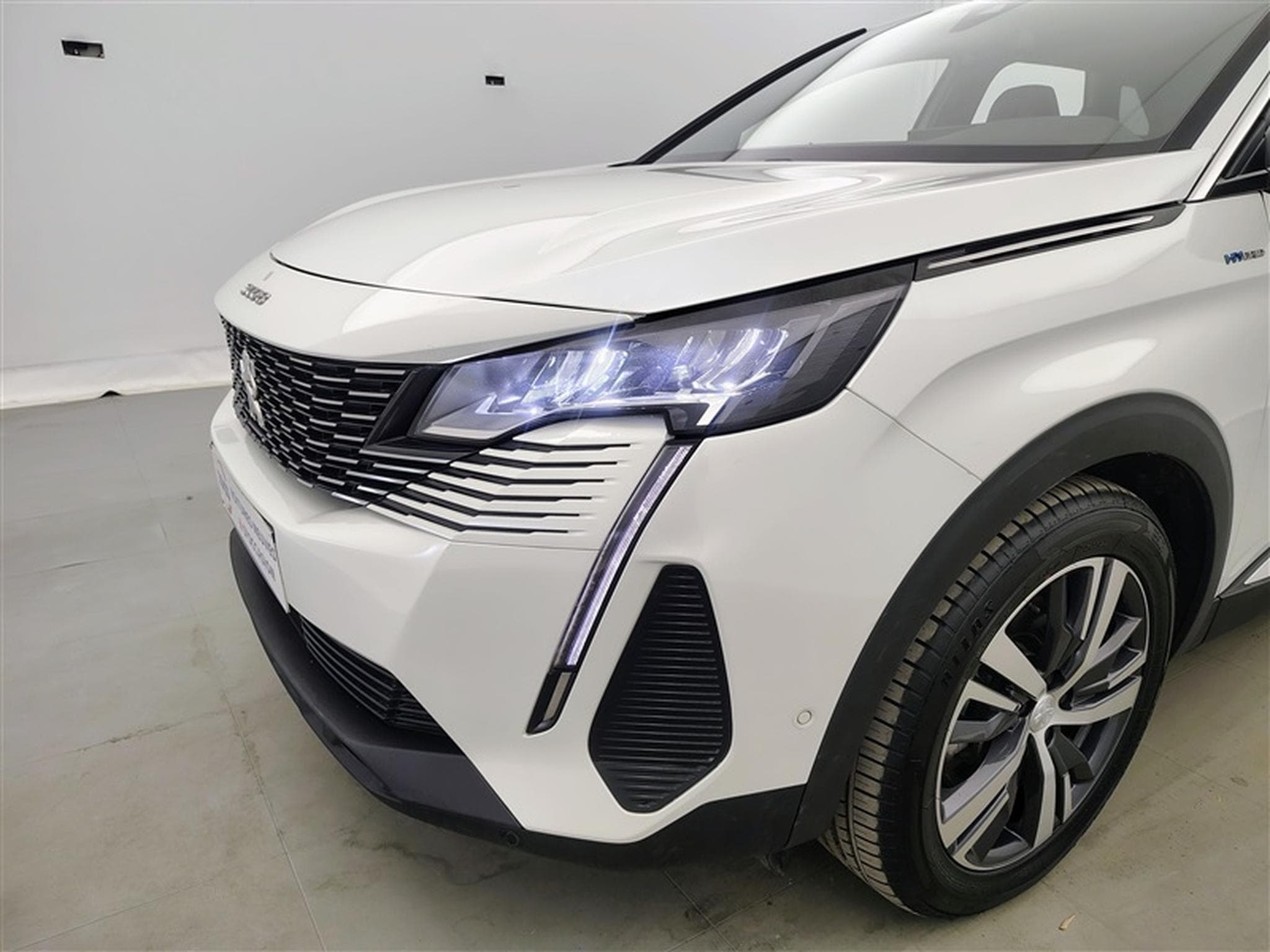 Peugeot 3008 1.6 Hybrid 225cv Allure NAVI / FULL LED / CAMERA / KEYLESS (2023) - Foto 15