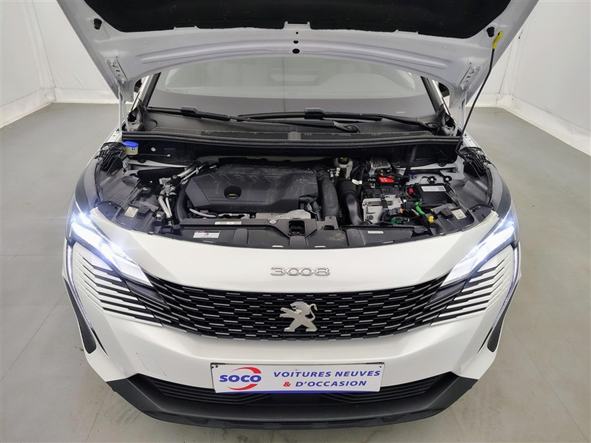 Peugeot 3008 1.6 Hybrid 225cv Allure NAVI / FULL LED / CAMERA / KEYLESS (2023) - Foto 19