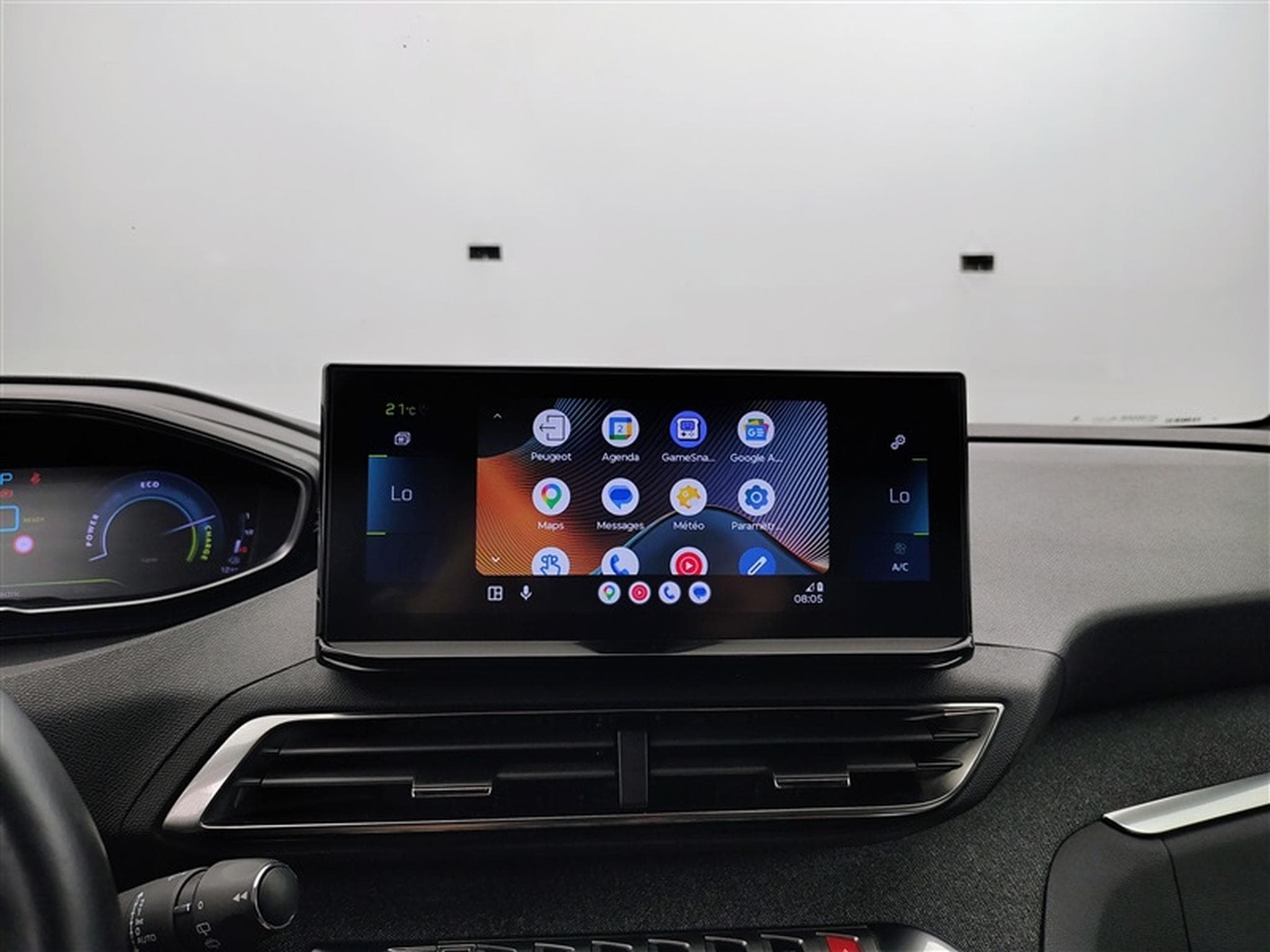 Peugeot 3008 1.6 Hybrid 225cv Allure NAVI / FULL LED / CAMERA / KEYLESS (2023) - Foto 20