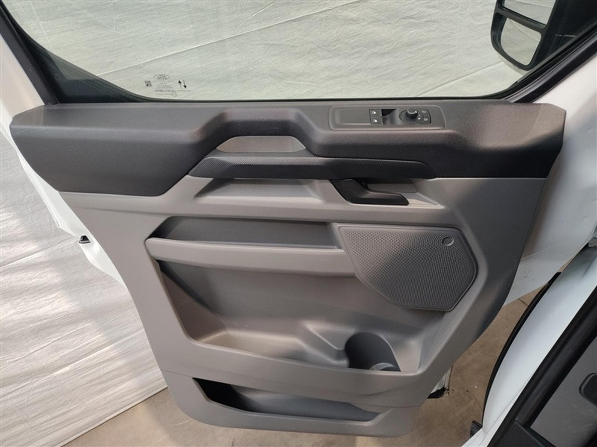 Ford Transit 2.0 TDCi L1H1 Limited CUIR/NAVI/FULL LED/PDC/CAMERA (2024) - Foto 15
