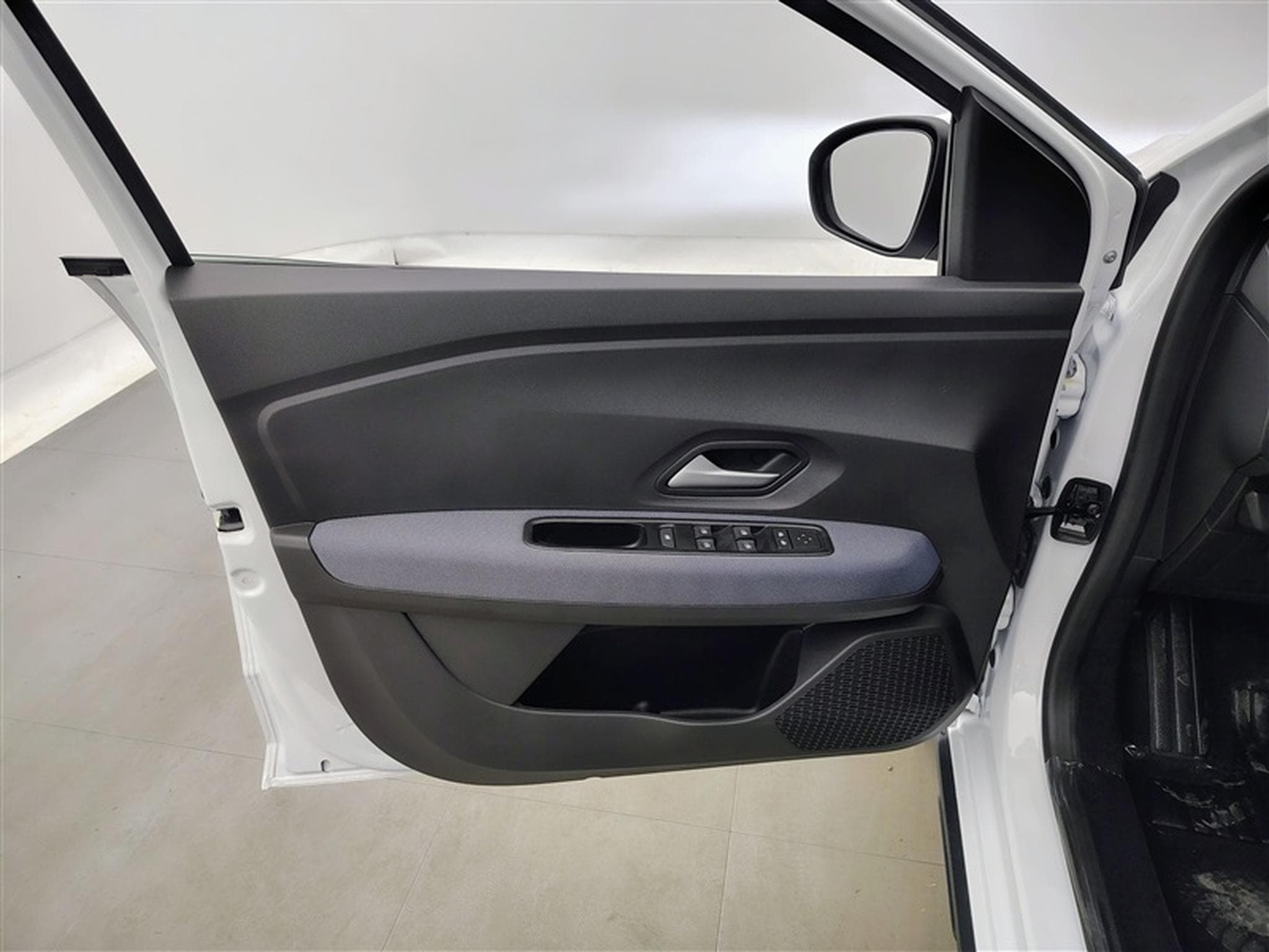 Dacia Sandero 1.0 TCe 110cv Stepway CARPLAY / FULL LED / CAMERA (2026) - Foto 17