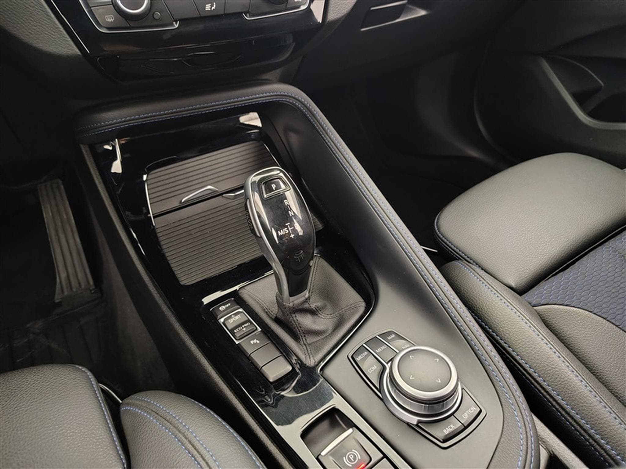 BMW X1 1.5iA sDrive18 Pack M S-CUIR / NAVI / FULL LED (2020) - Foto 12