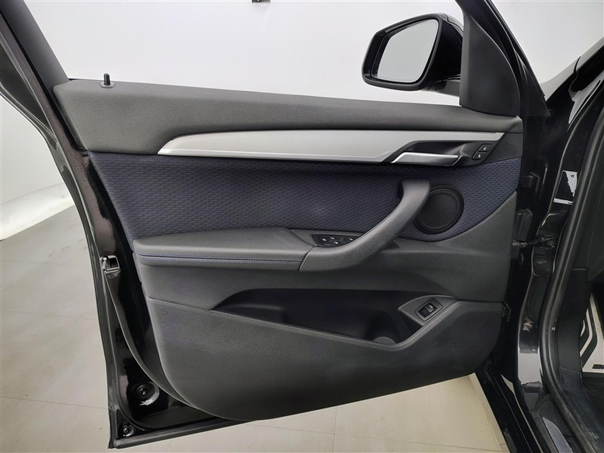 BMW X1 1.5iA sDrive18 Pack M S-CUIR / NAVI / FULL LED (2020) - Foto 17