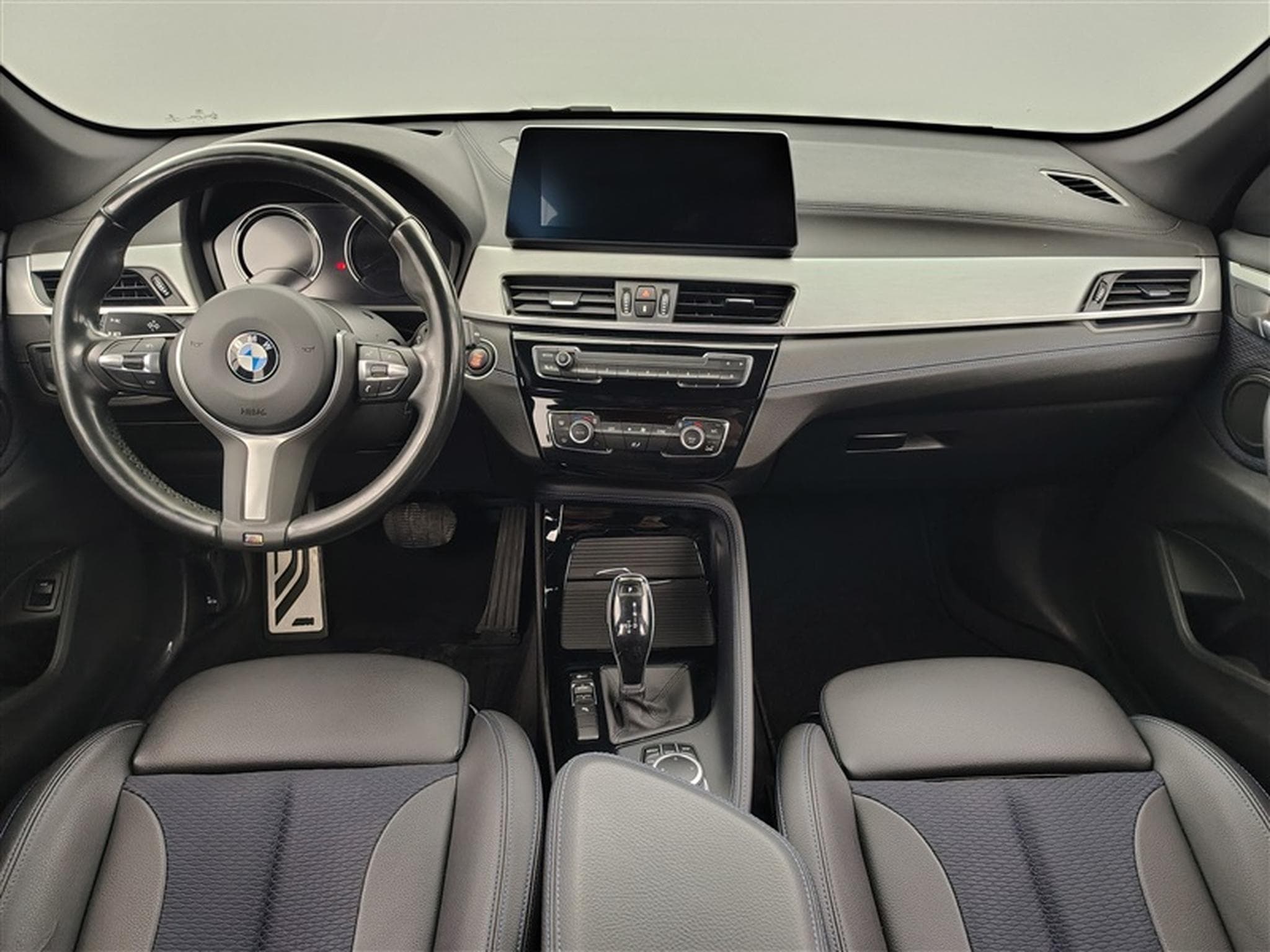 BMW X1 1.5iA sDrive18 Pack M S-CUIR / NAVI / FULL LED (2020) - Foto 8