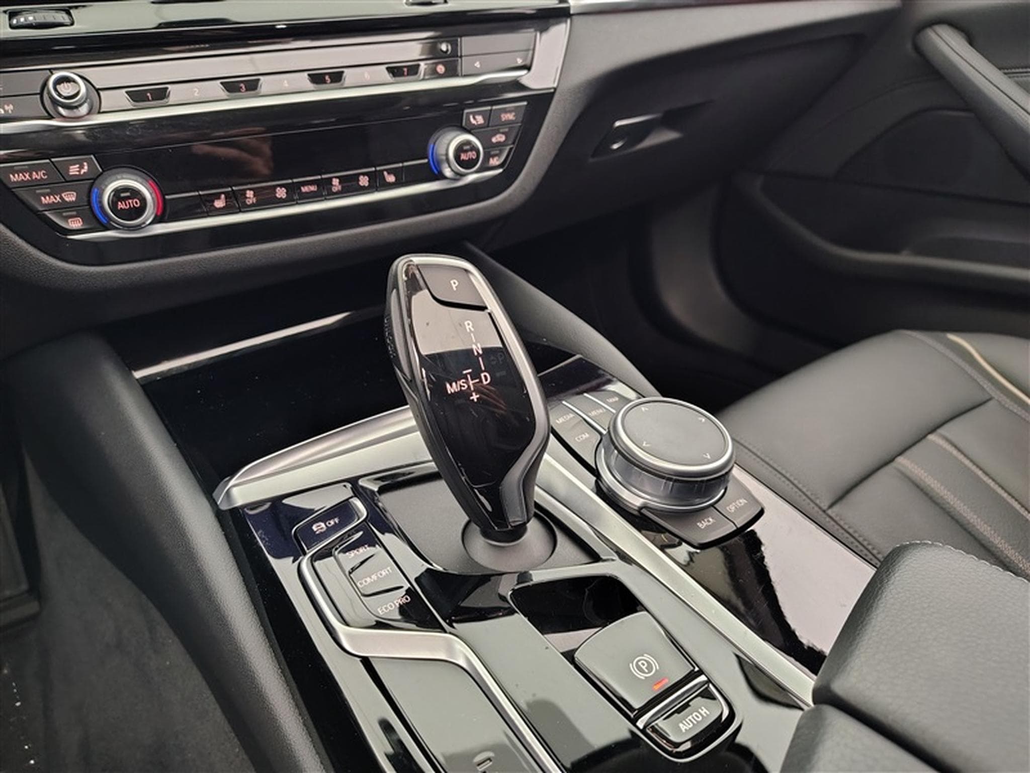 BMW 520 Touring 520 dA MHEV/CUIR/NAVI/TO PANO/FULL LED/JA17 (2021) - Foto 12