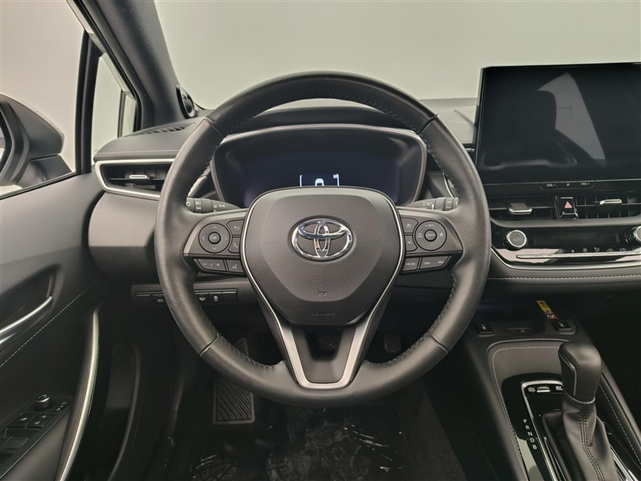 Toyota Corolla 1.8 Hybrid DCT Premium CARPLAY / CAMERA / ALU / PDC (2024) - Foto 9