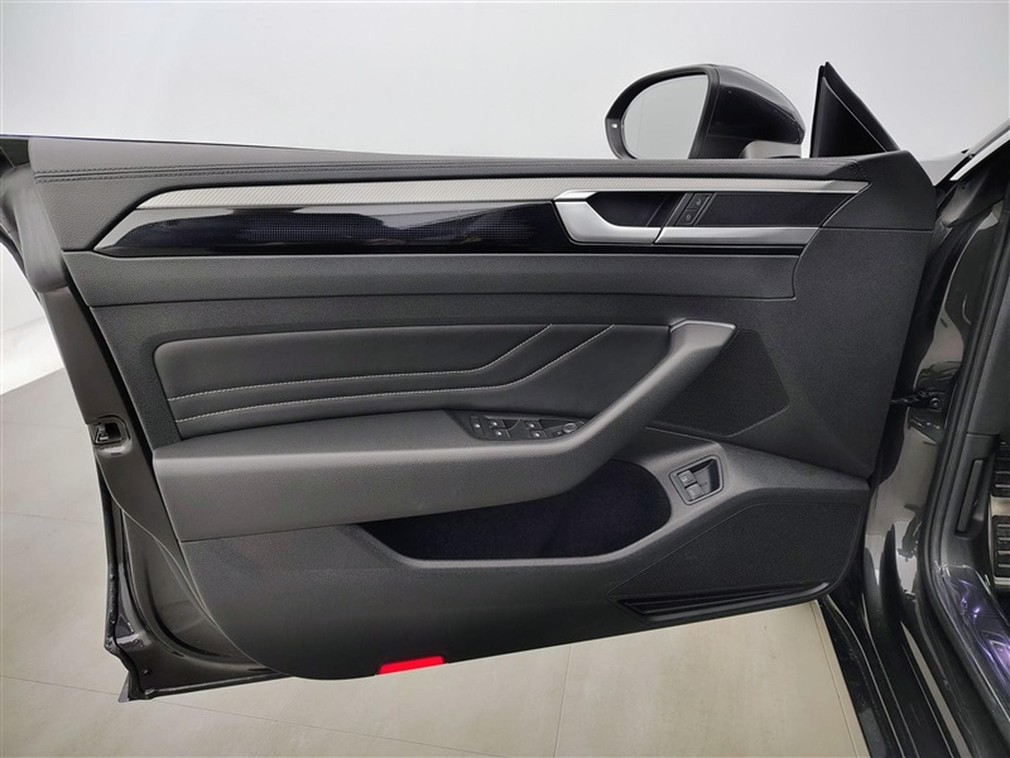 VW Arteon SB eHybrid 1.4 R-Line Business Premium DSG°NAV°CARPLAY°CAM (2022) - Photo 17