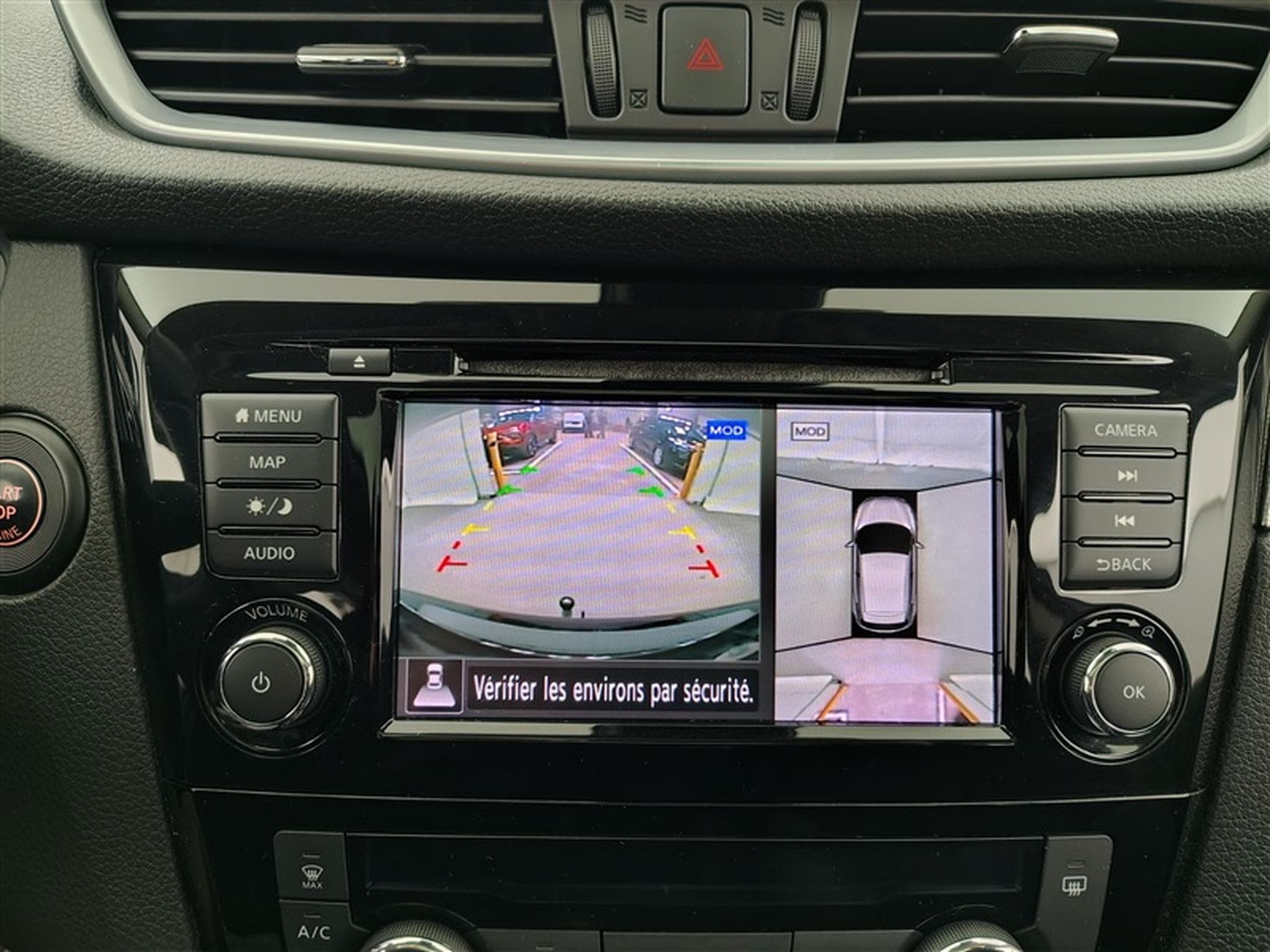 Nissan Qashqai 1.3 DIG-T N-Connecta°NAV°CARPLAY°CAM°T.PANO°PDC AV-AR (2019) - Photo 18