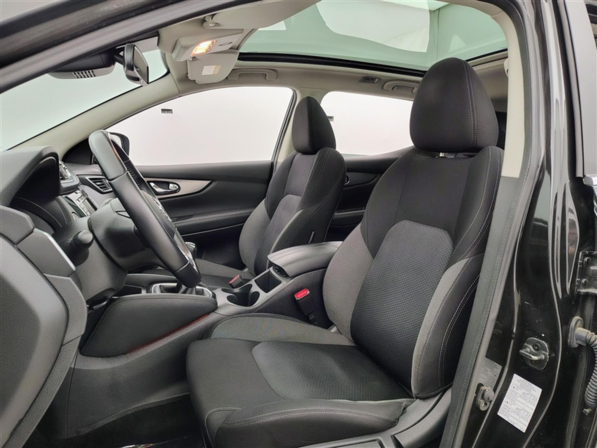 Nissan Qashqai 1.3 DIG-T N-Connecta°NAV°CARPLAY°CAM°T.PANO°PDC AV-AR (2019) - Photo 7