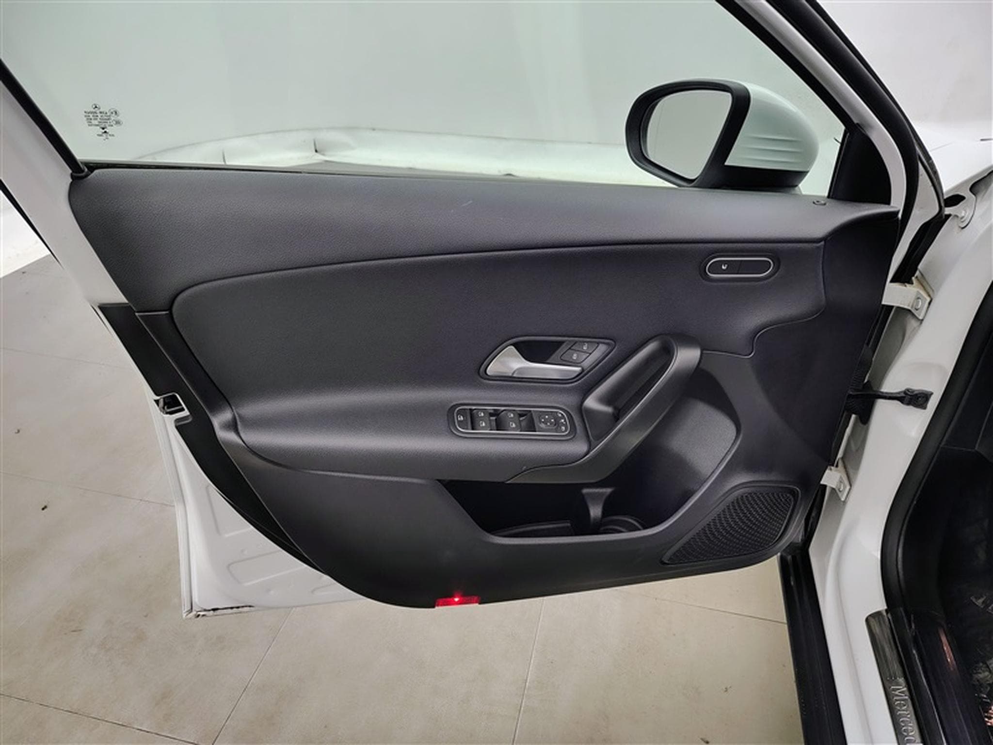 Mercedes A 200 A 200d Business Solution NAVI/TO PANO/FULL LED/JA/PDC AV AR (2021) - Photo 17