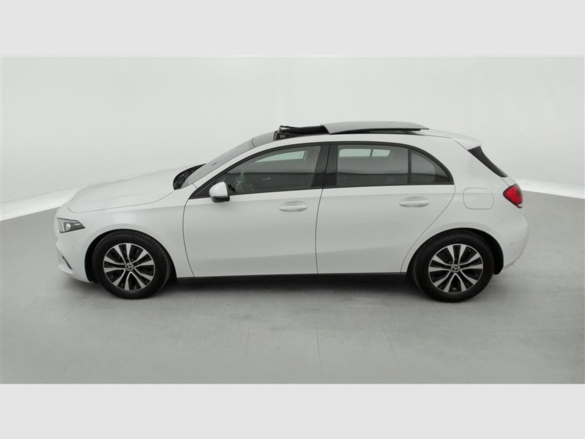 Mercedes A 200 A 200d Business Solution NAVI/TO PANO/FULL LED/JA/PDC AV AR (2021) - Photo 3