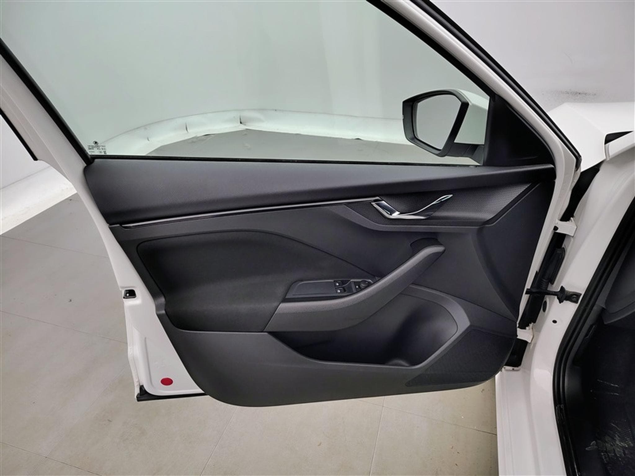 Skoda Kamiq 1.0 TSI Ambition CARPLAY / FULL LED / CAMERA / JA 16" (2022) - Photo 17