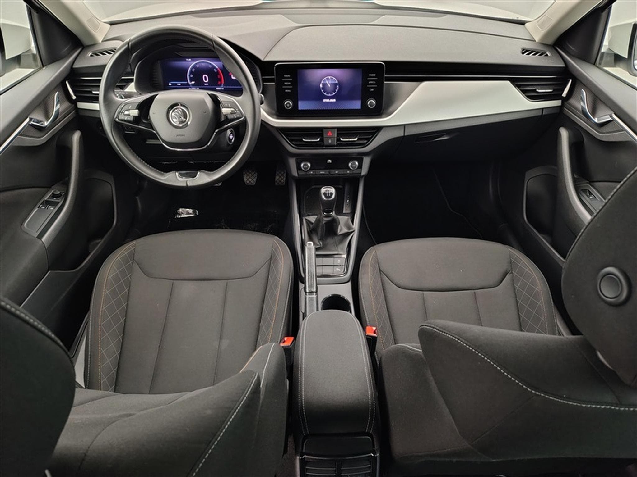 Skoda Kamiq 1.0 TSI Ambition CARPLAY / FULL LED / CAMERA / JA 16" (2022) - Photo 8