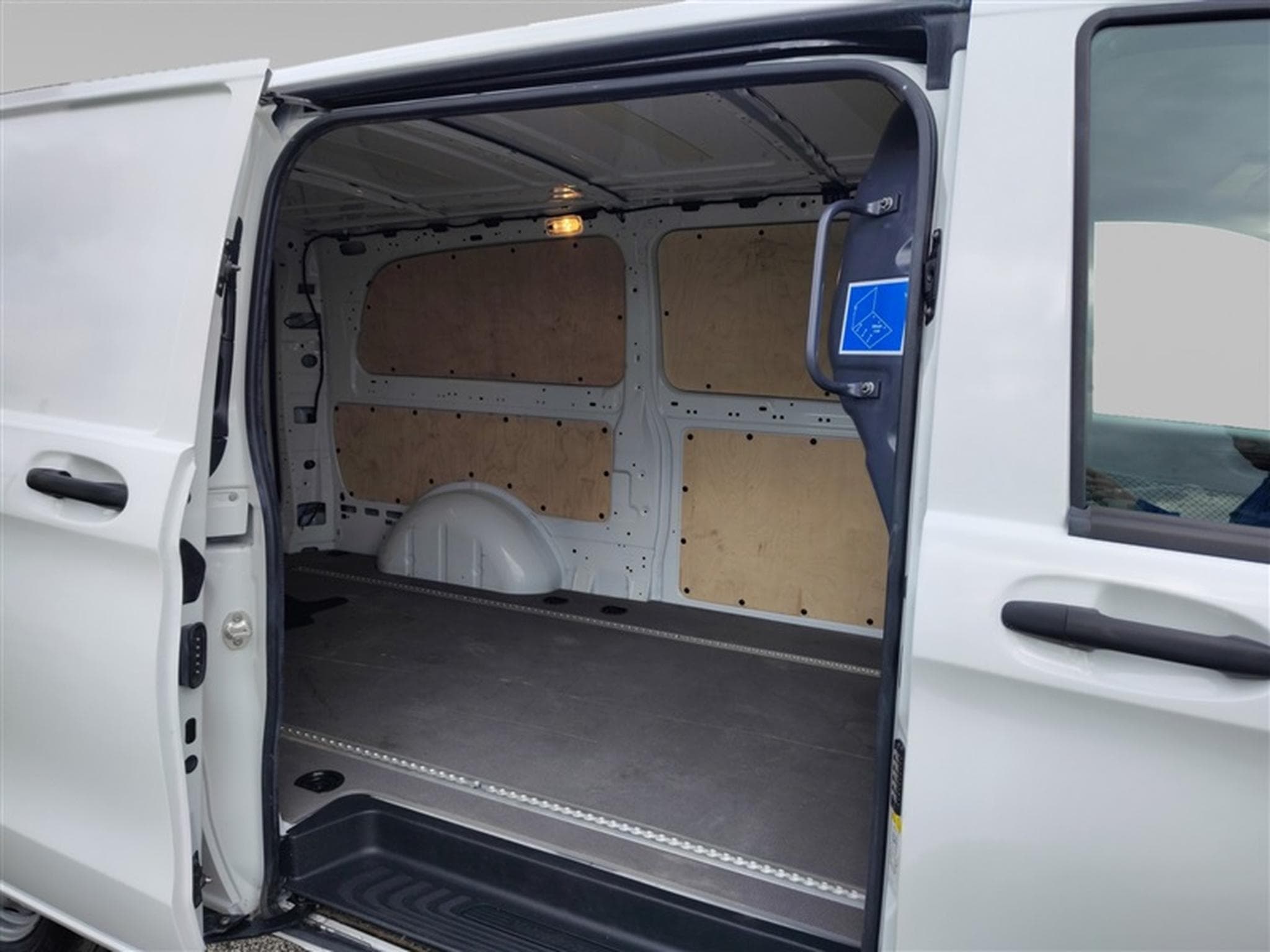 Mercedes Vito 116 CDI Extralang 9G-Tronic 3pl. NAVI / CAMERA (2024) - Photo 13