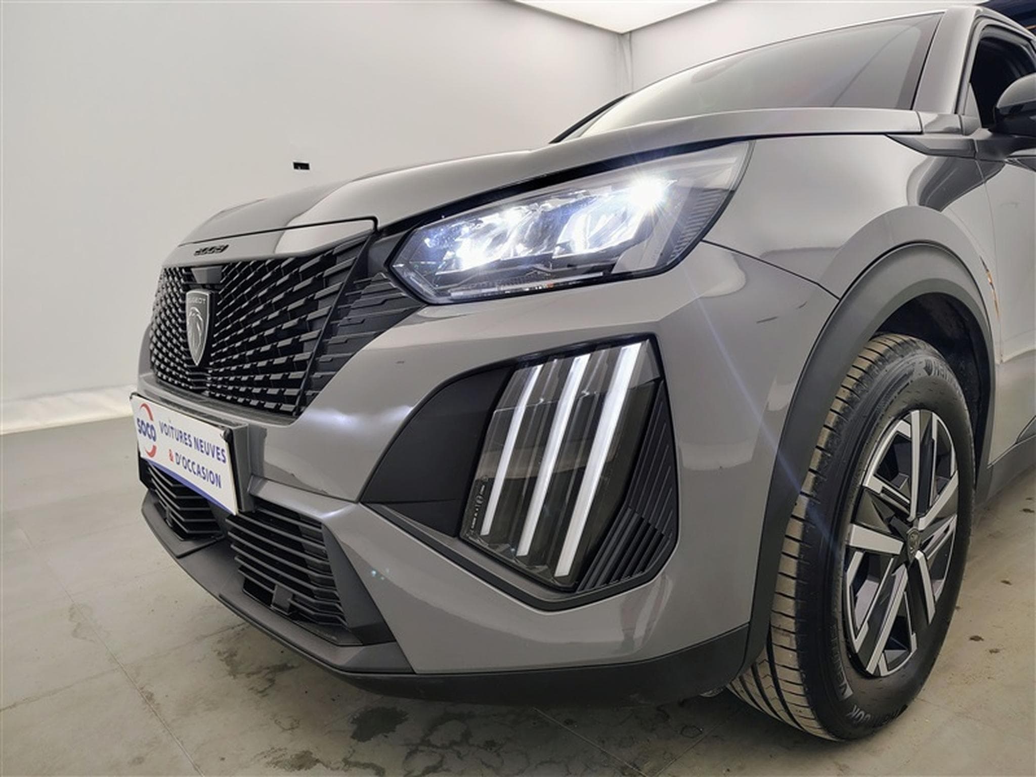 Peugeot 2008 1.2 PureTech 100Cv Active CARPLAY / PDC (2023) - Photo 15