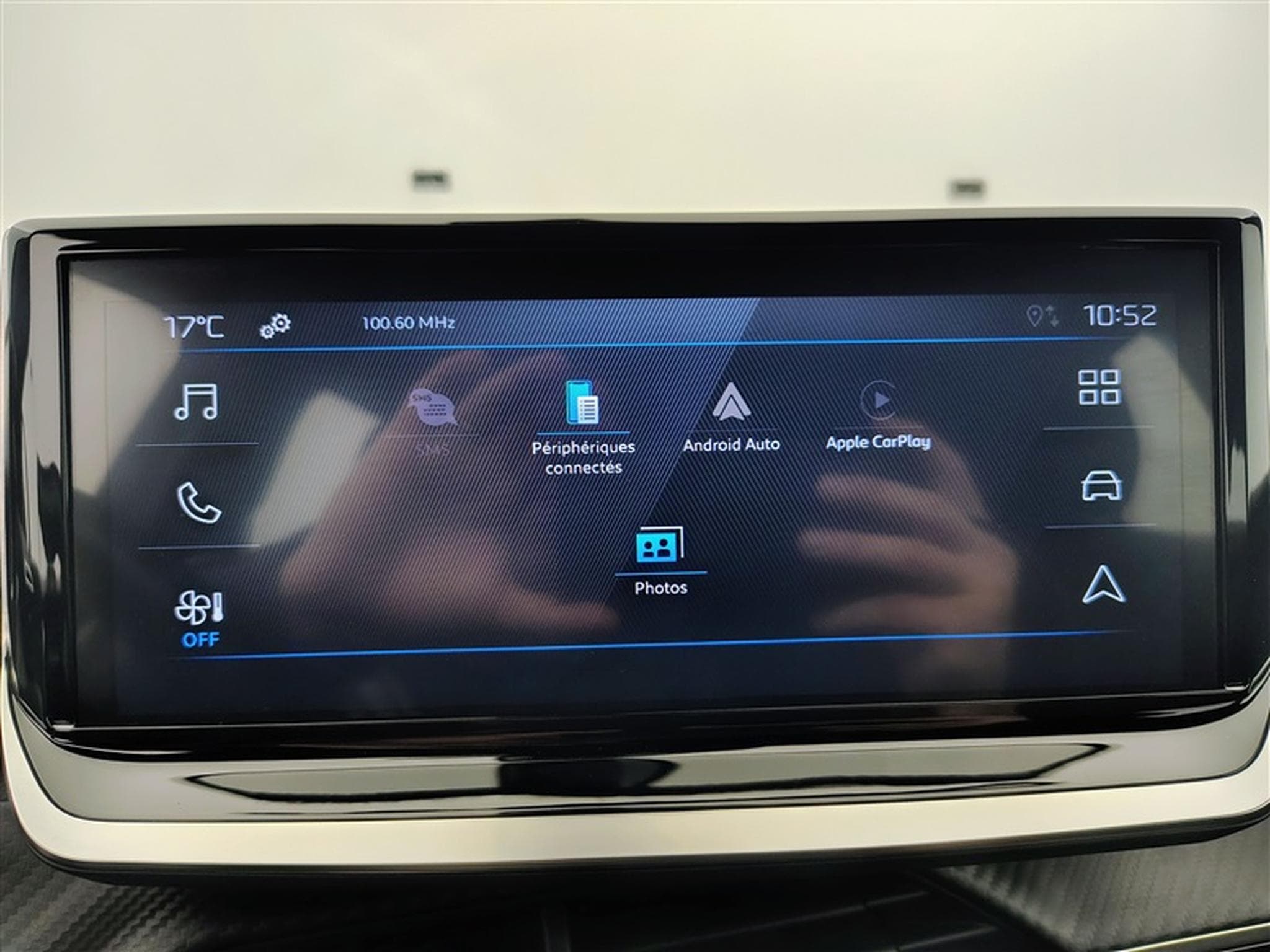 Peugeot 2008 1.2 PureTech 100Cv Active CARPLAY / PDC (2023) - Photo 20
