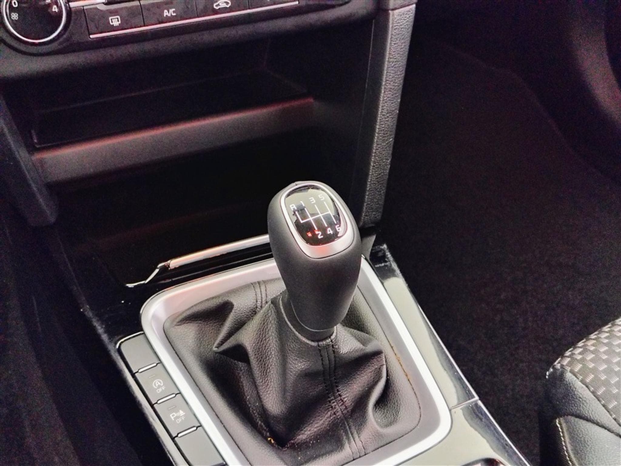 Kia XCeed 1.0 T-GDi Pure ISG (2021) - Photo 12