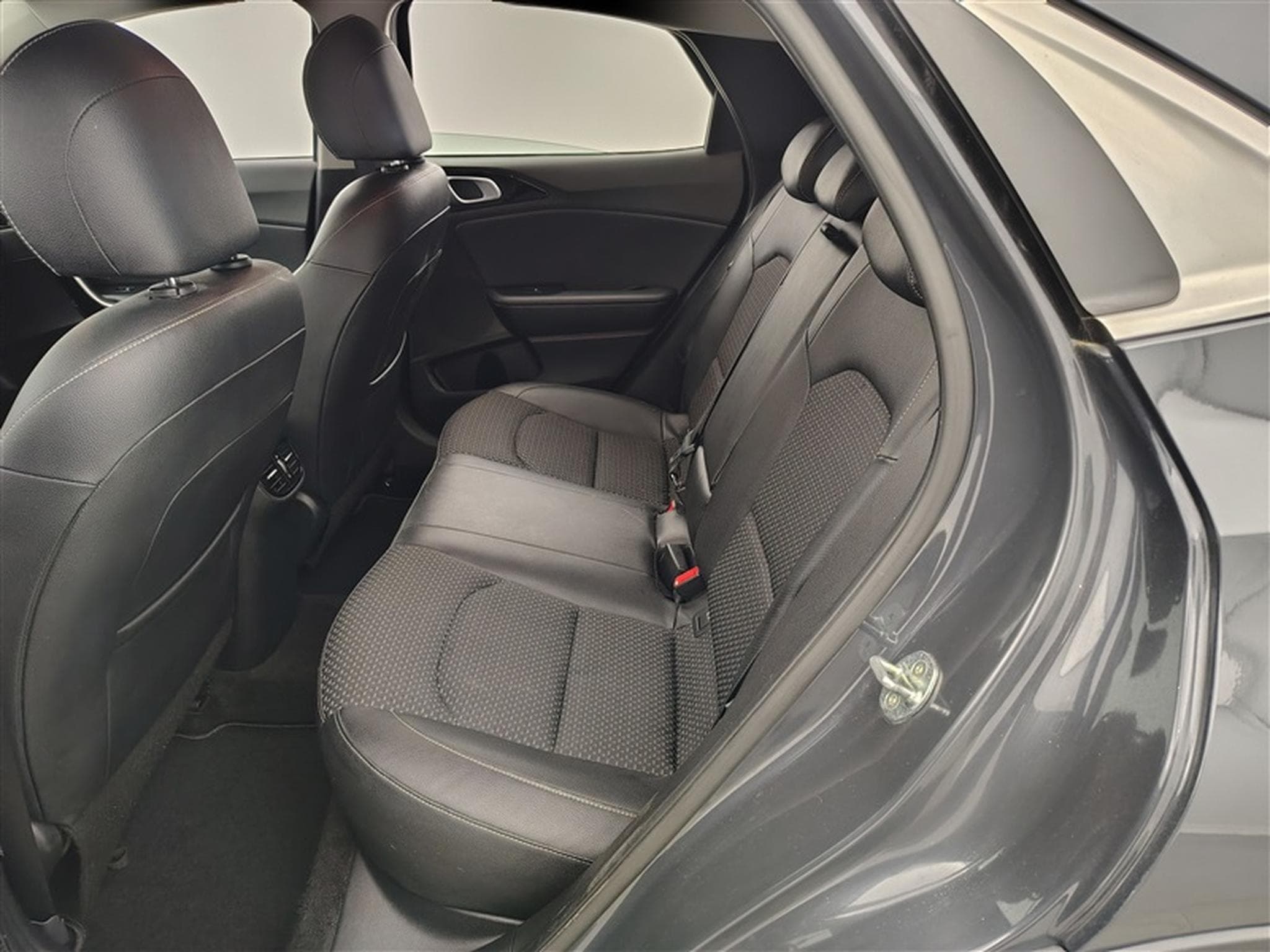 Kia XCeed 1.0 T-GDi Pure ISG (2021) - Photo 13