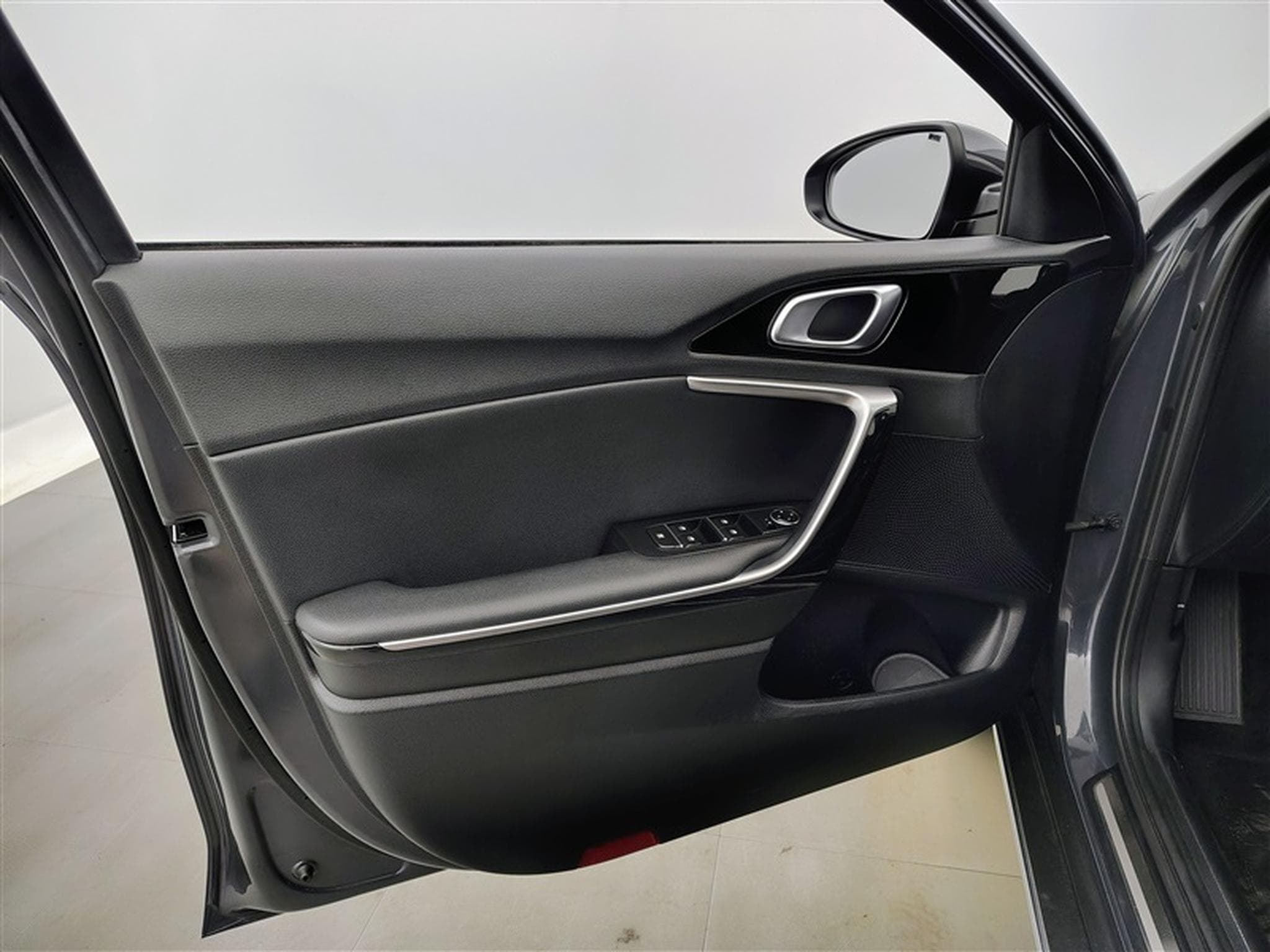 Kia XCeed 1.0 T-GDi Pure ISG (2021) - Photo 17