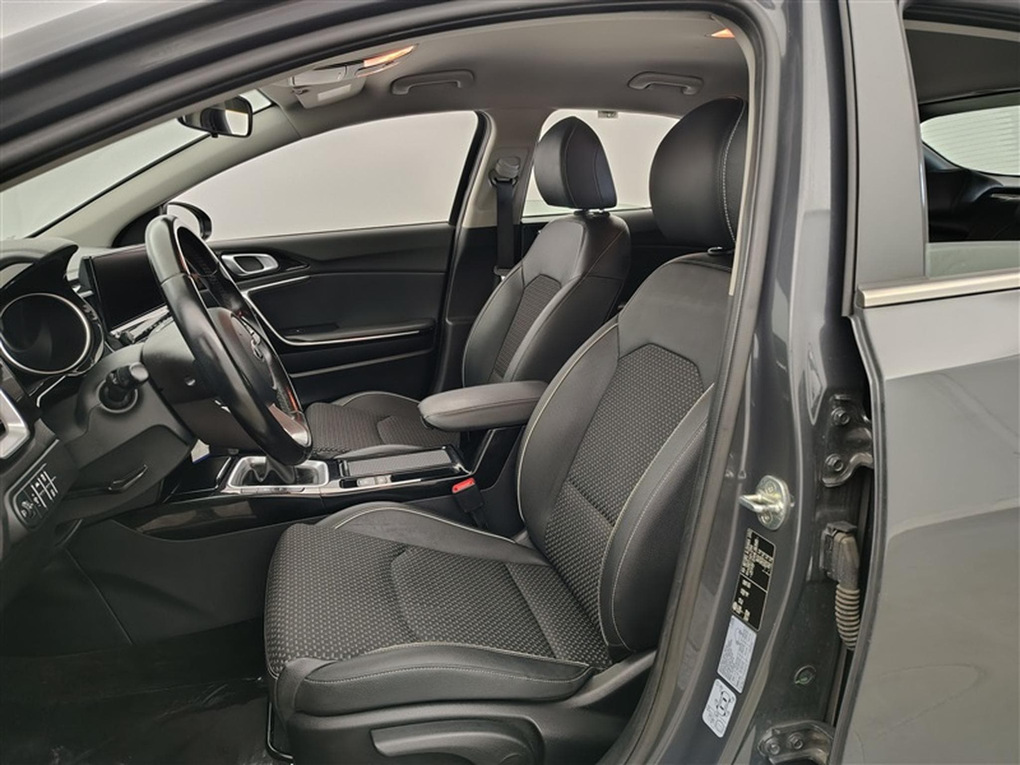 Kia XCeed 1.0 T-GDi Pure ISG (2021) - Photo 7