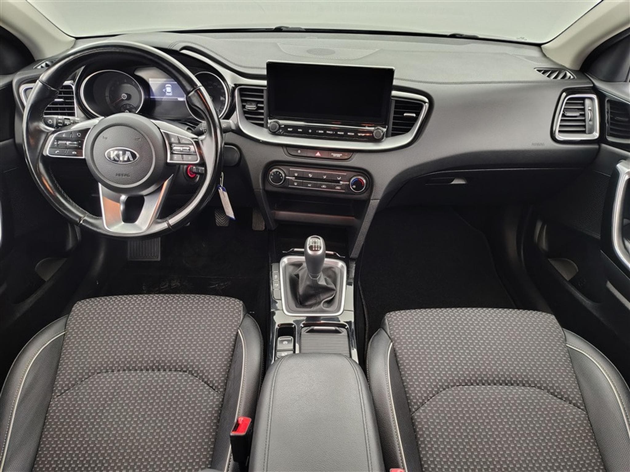 Kia XCeed 1.0 T-GDi Pure ISG (2021) - Photo 8