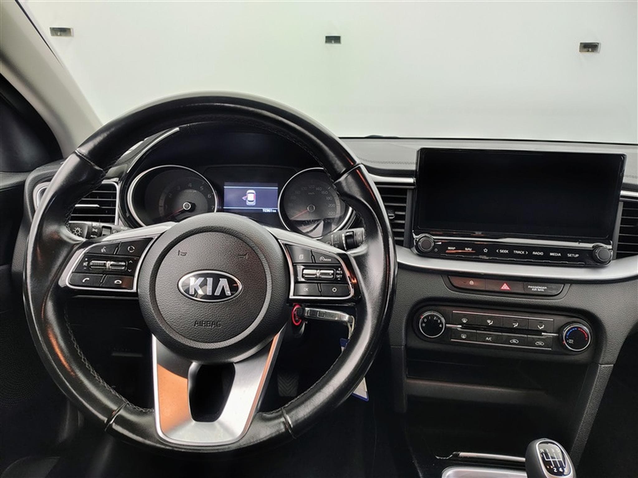 Kia XCeed 1.0 T-GDi Pure ISG (2021) - Photo 9