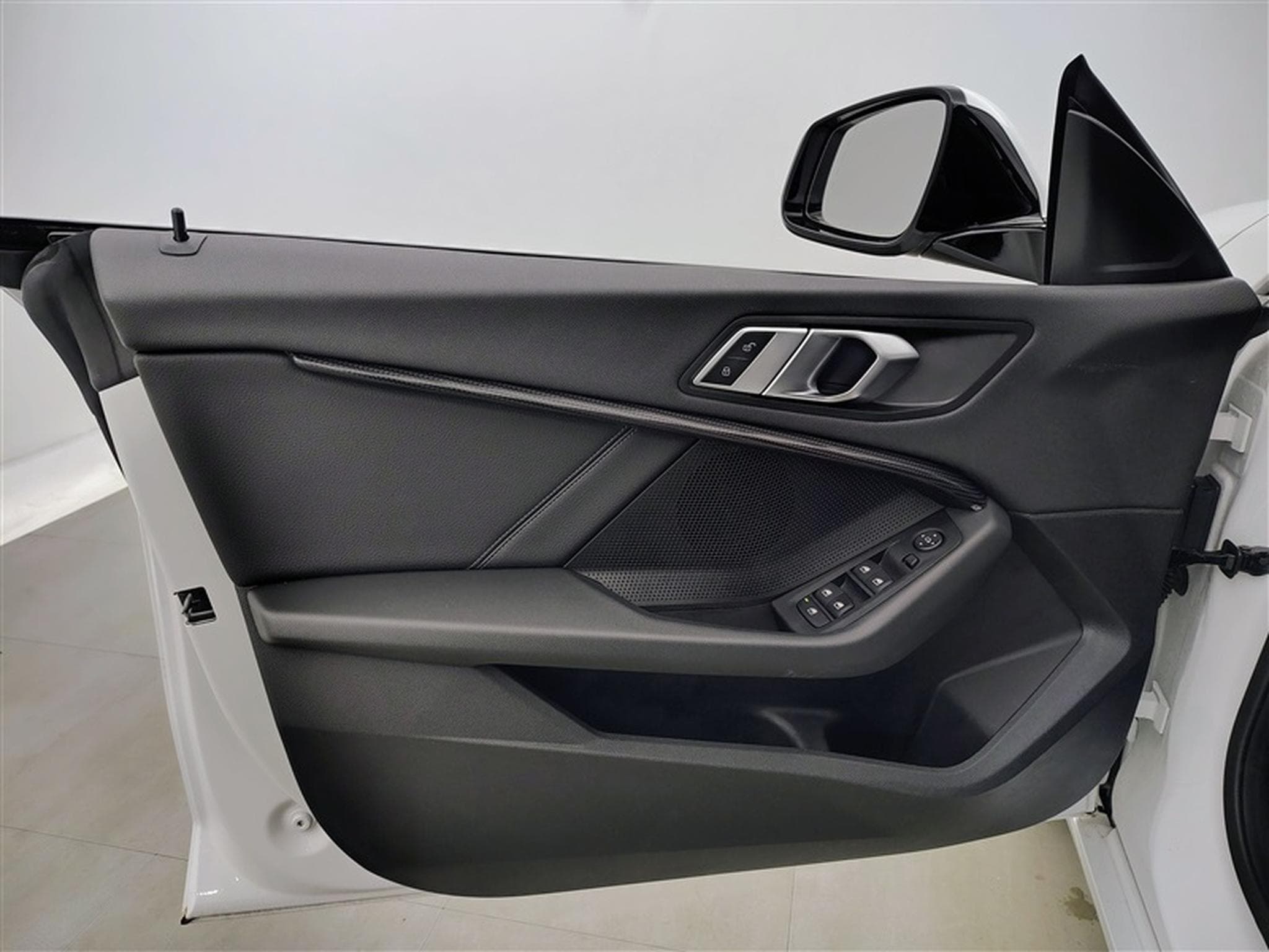 BMW 218 218iA GranCoupé Sportline NAVI / FULL LED / S-CUIR (2023) - Photo 17