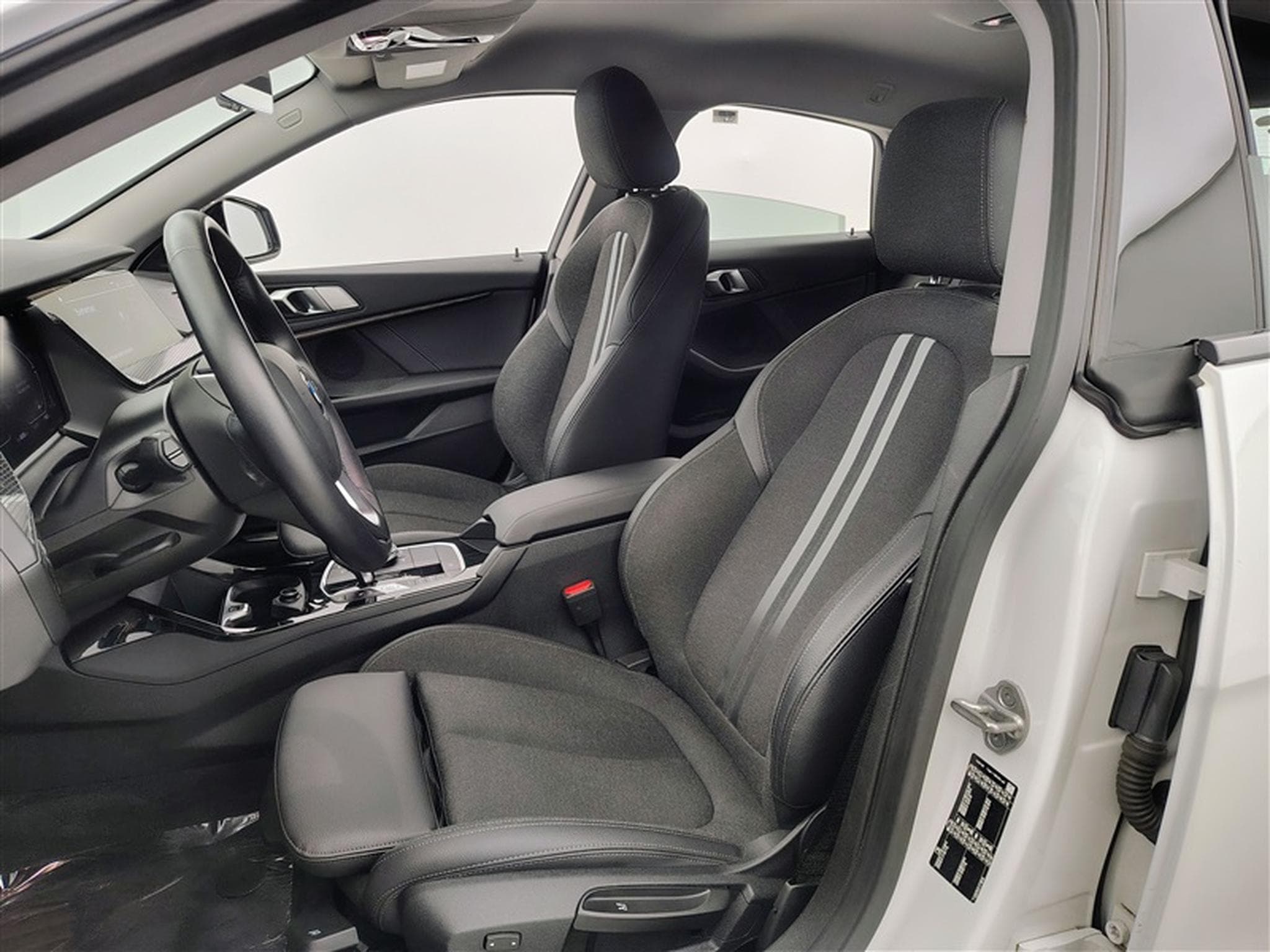 BMW 218 218iA GranCoupé Sportline NAVI / FULL LED / S-CUIR (2023) - Photo 7