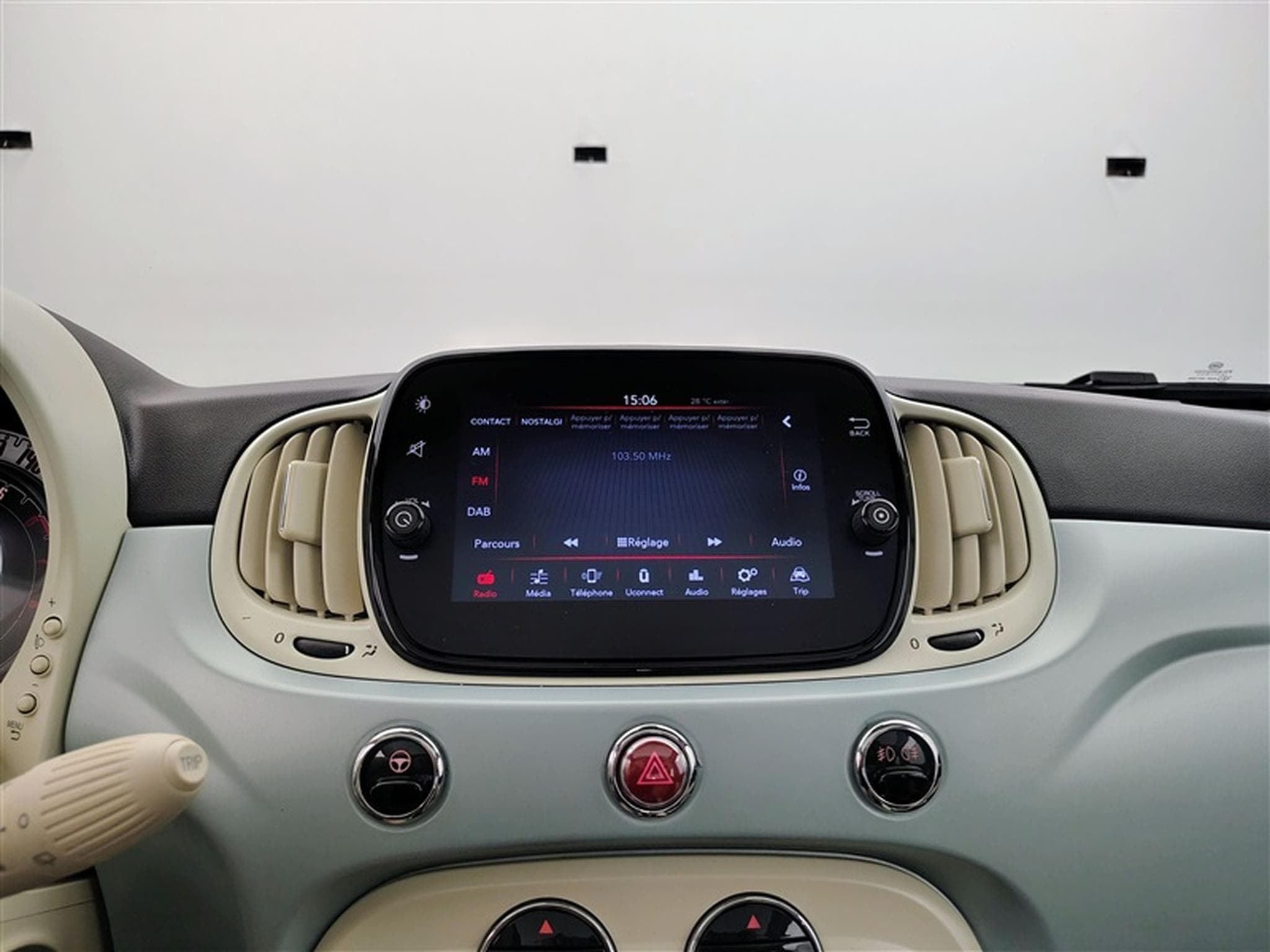Fiat 500 1.0i MHEV 70Cv Dolcevita CARPLAY / PANO / PDC / ALU (2022) - Photo 11