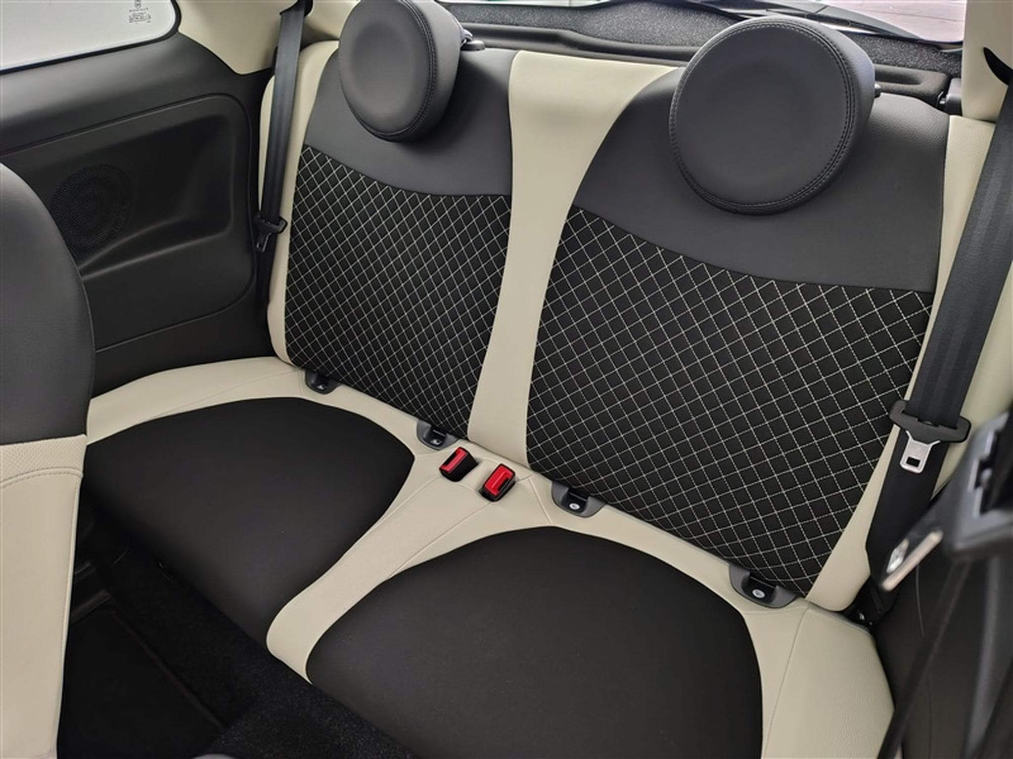 Fiat 500 1.0i MHEV 70Cv Dolcevita CARPLAY / PANO / PDC / ALU (2022) - Photo 13