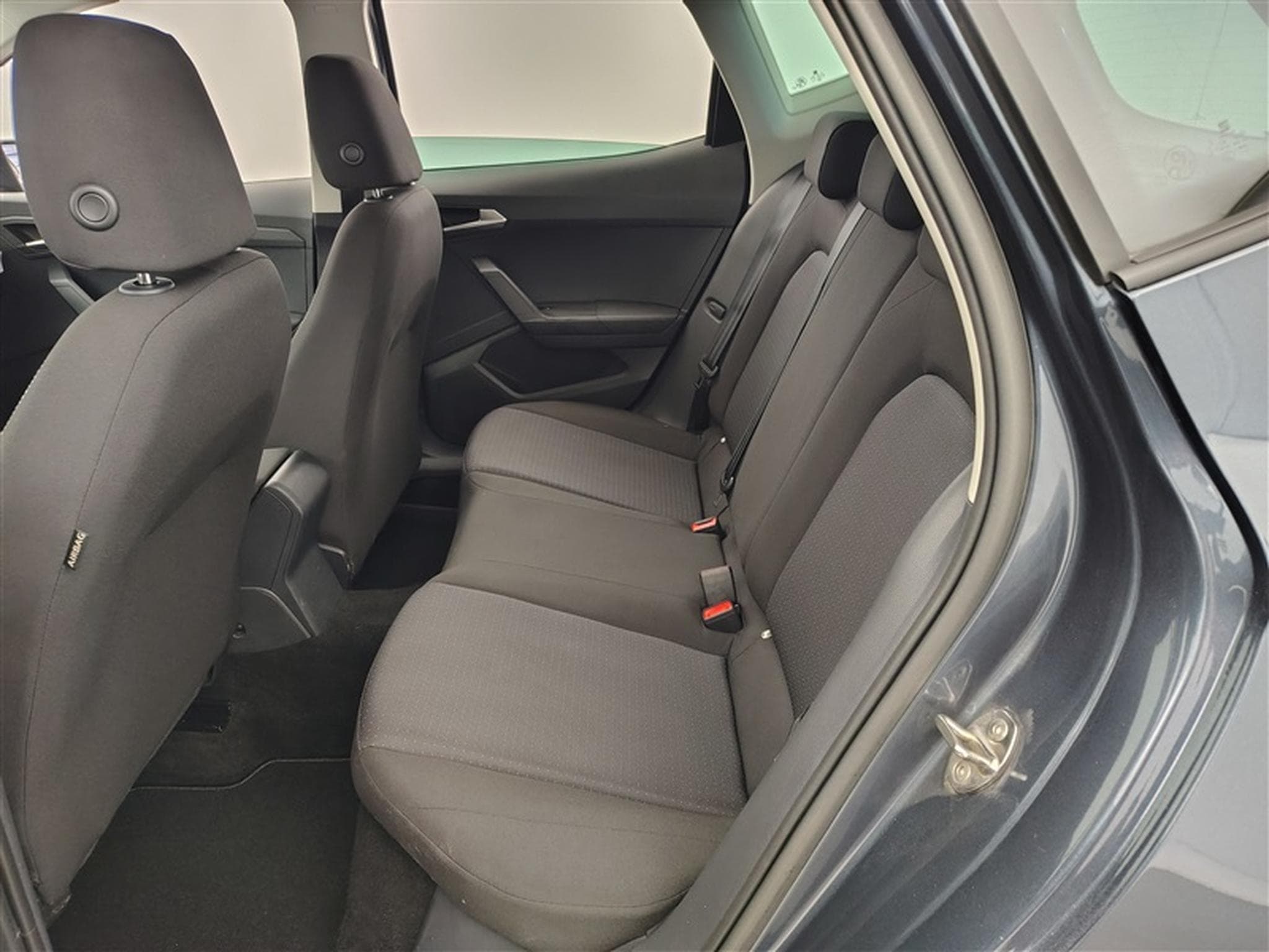 Seat Arona 1.0 TSI 40th Anniversary (2024) - Foto 13