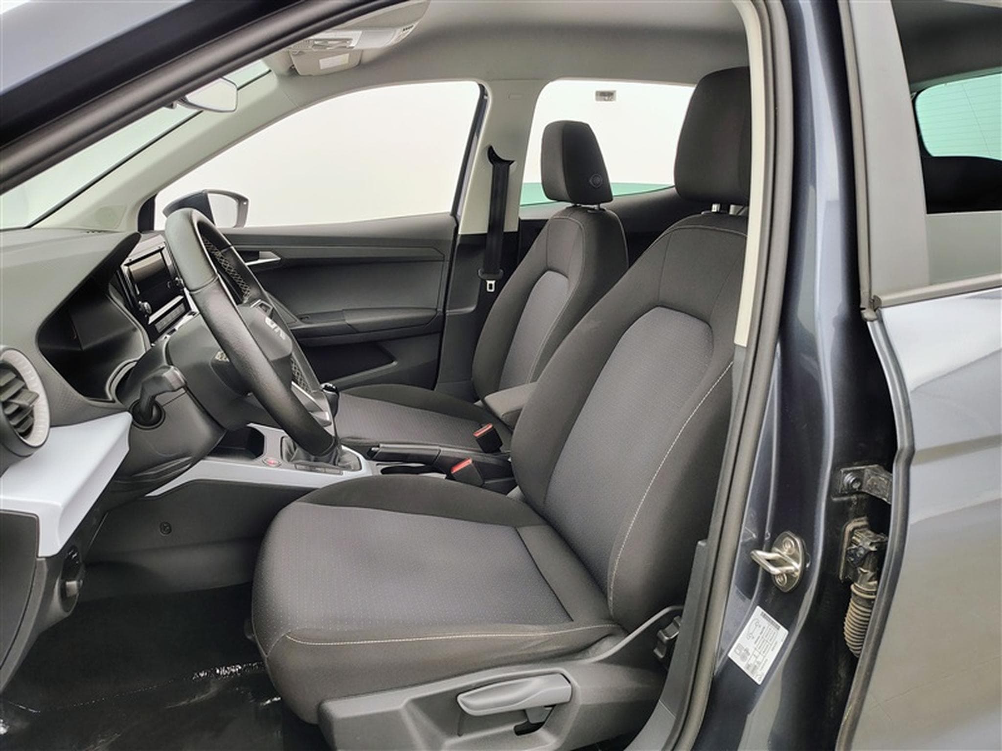 Seat Arona 1.0 TSI 40th Anniversary (2024) - Foto 7