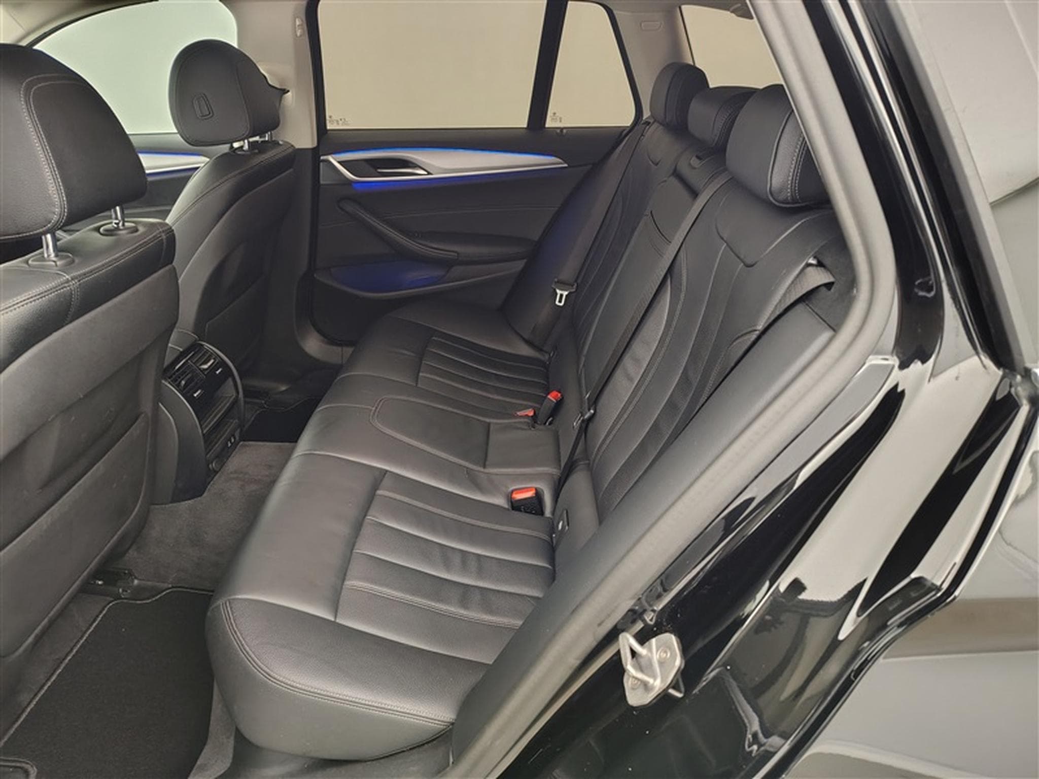 BMW 518 Touring 518 dA AdBlue (2019) - Foto 13