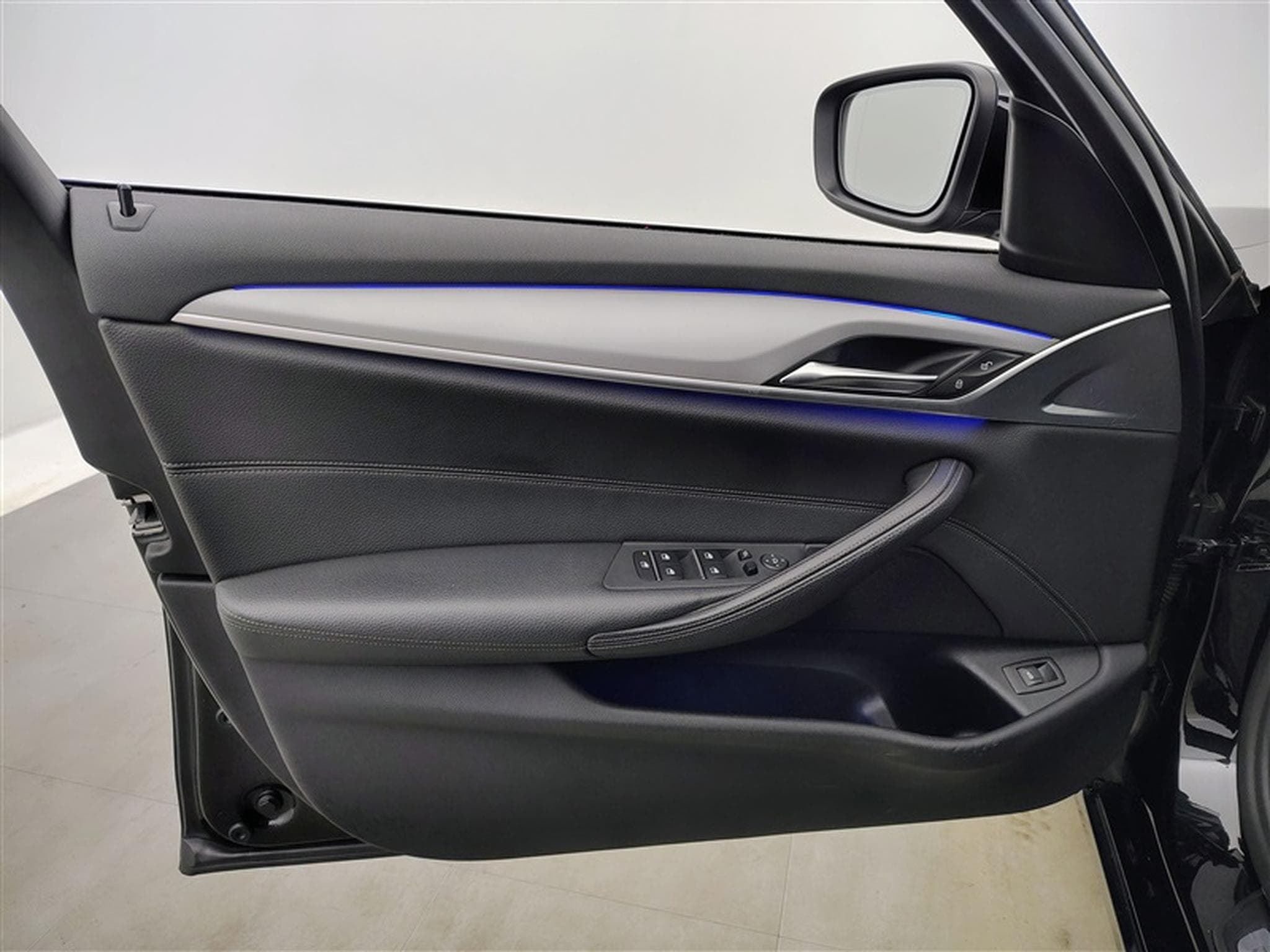 BMW 518 Touring 518 dA AdBlue (2019) - Foto 17
