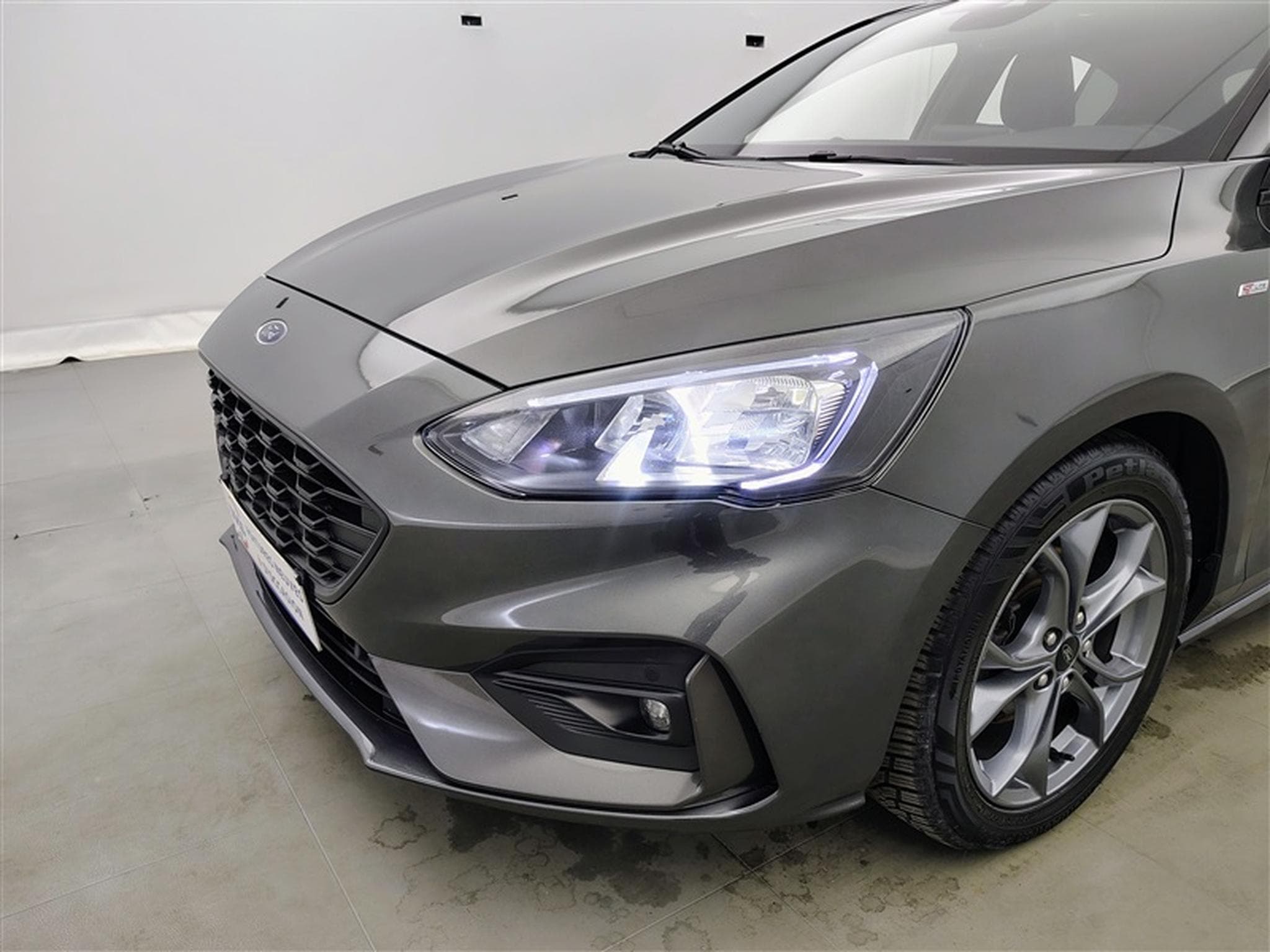 Ford Focus 1.0 EcoBoost MHEV ST-Line NAVI / CAMERA / KEYLESS / JA 17" (2021) - Foto 15