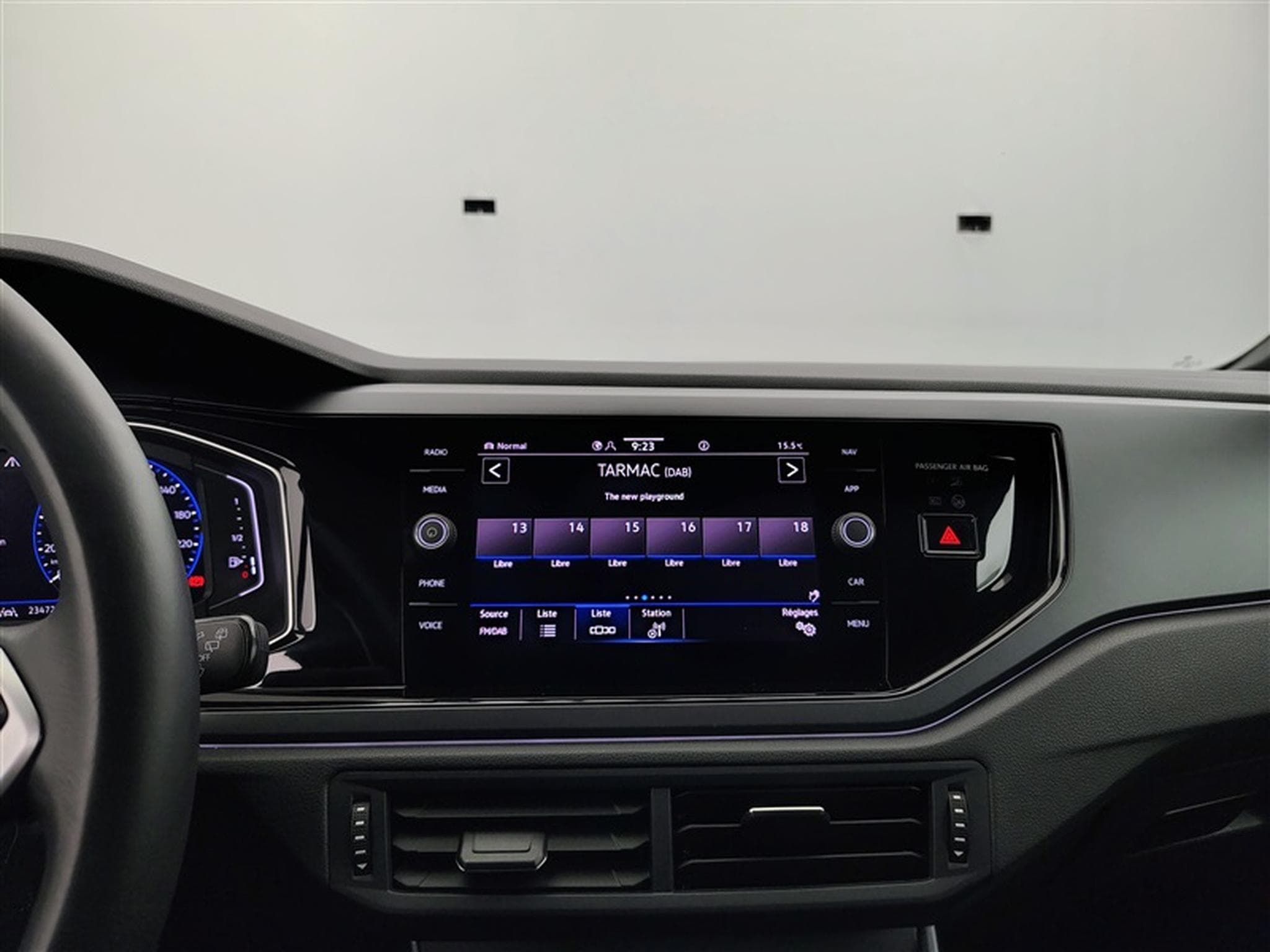 VW Taigo 1.0 TSI 115cv DSG R-Line CARPLAY / FULL LED / CAMERA / JA 18 (2025) - Foto 11