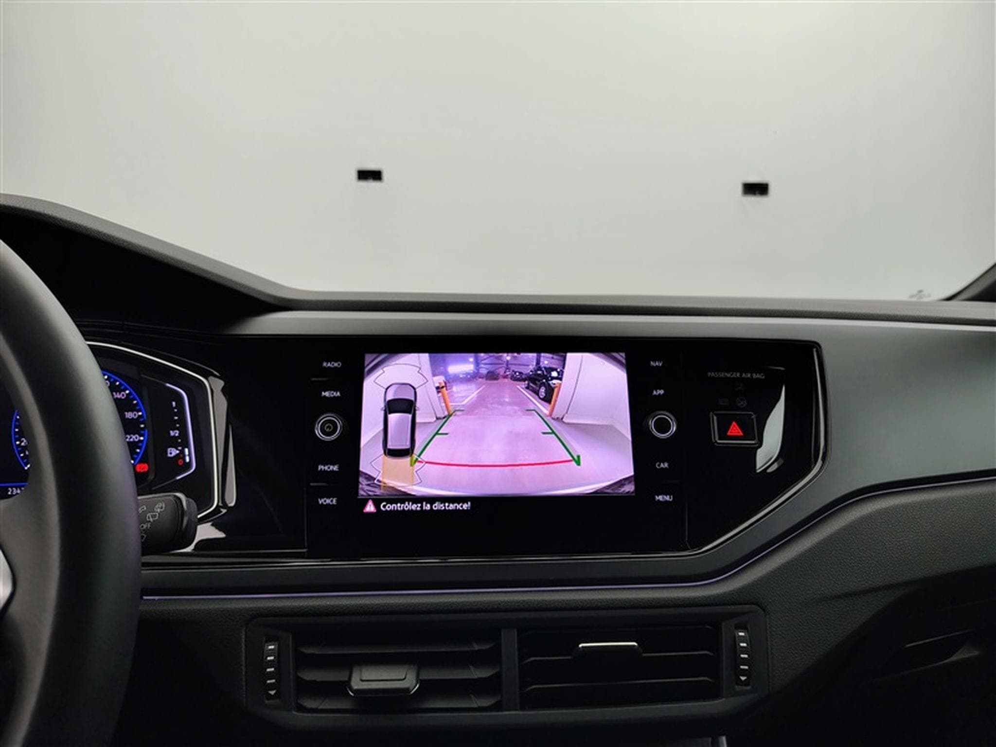 VW Taigo 1.0 TSI 115cv DSG R-Line CARPLAY / FULL LED / CAMERA / JA 18 (2025) - Foto 18