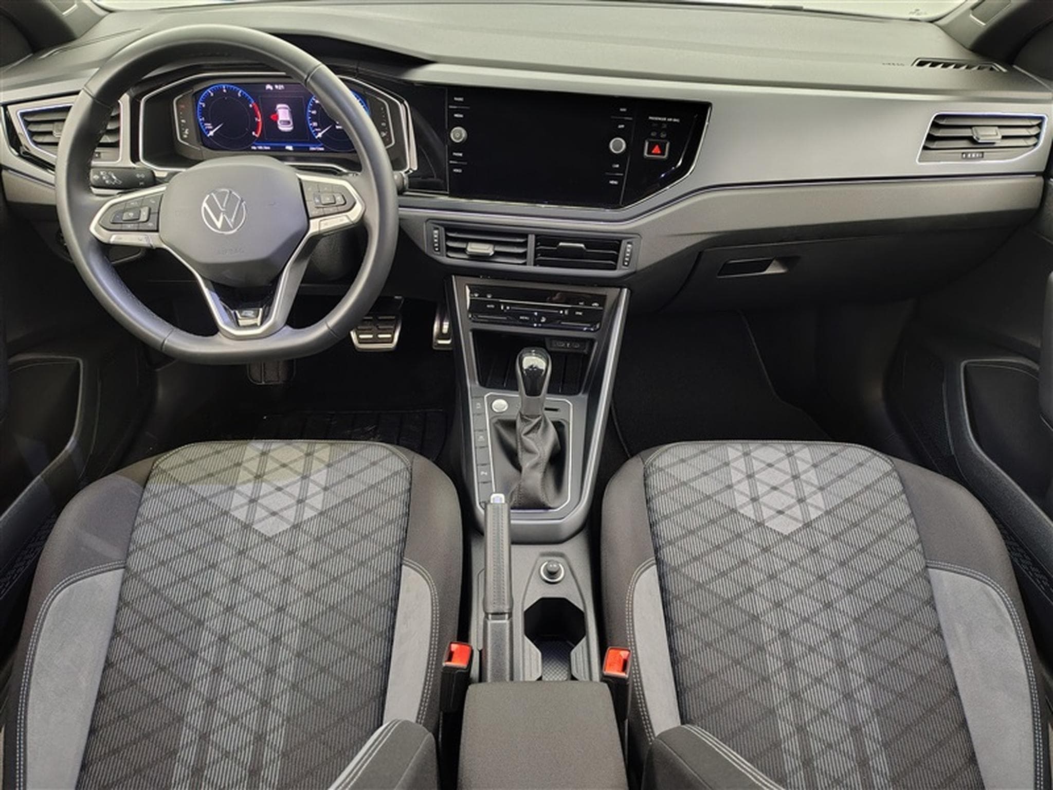 VW Taigo 1.0 TSI 115cv DSG R-Line CARPLAY / FULL LED / CAMERA / JA 18 (2025) - Foto 8