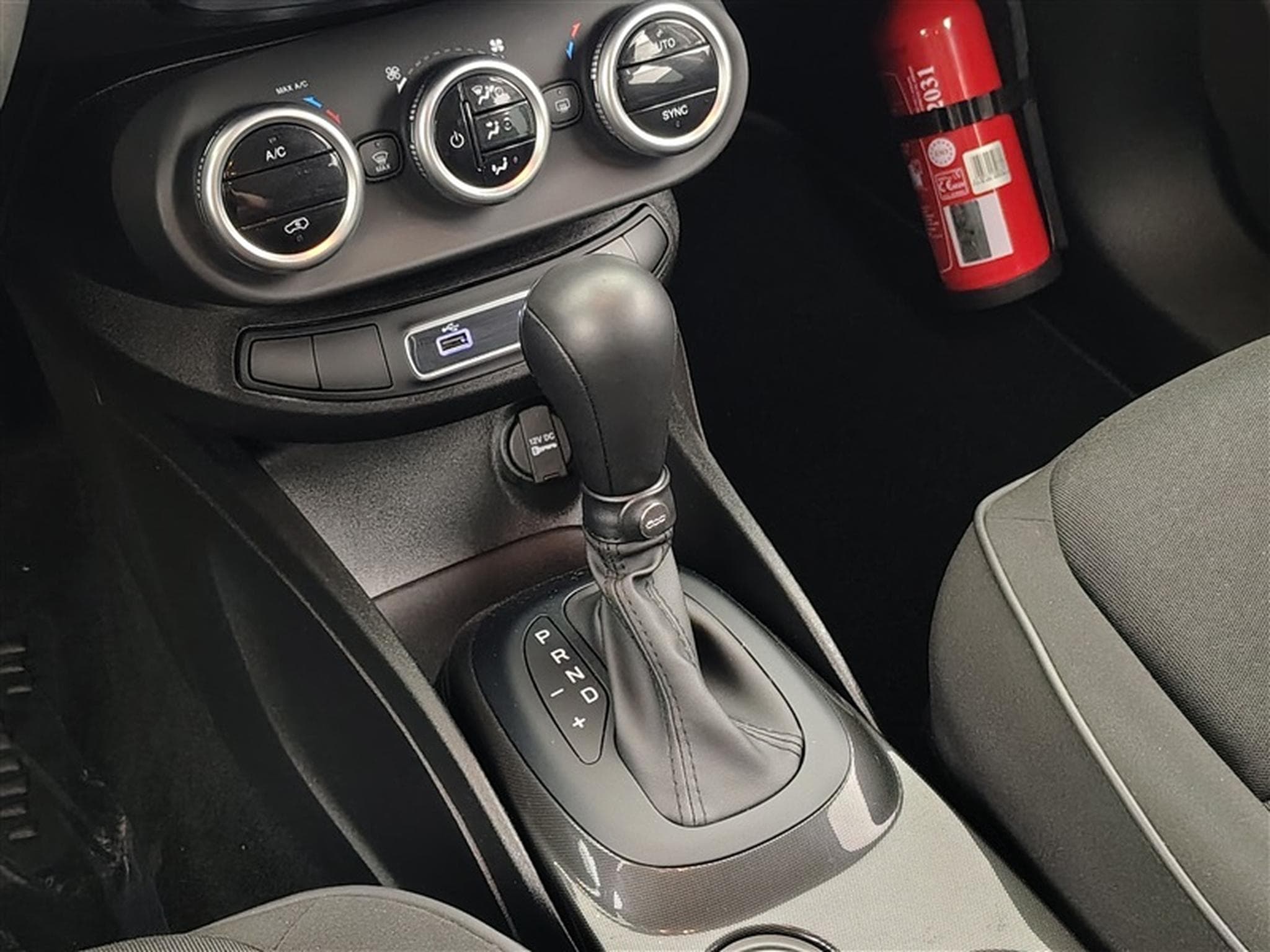Fiat 500X 1.5 Hybrid DCT (2023) - Foto 11